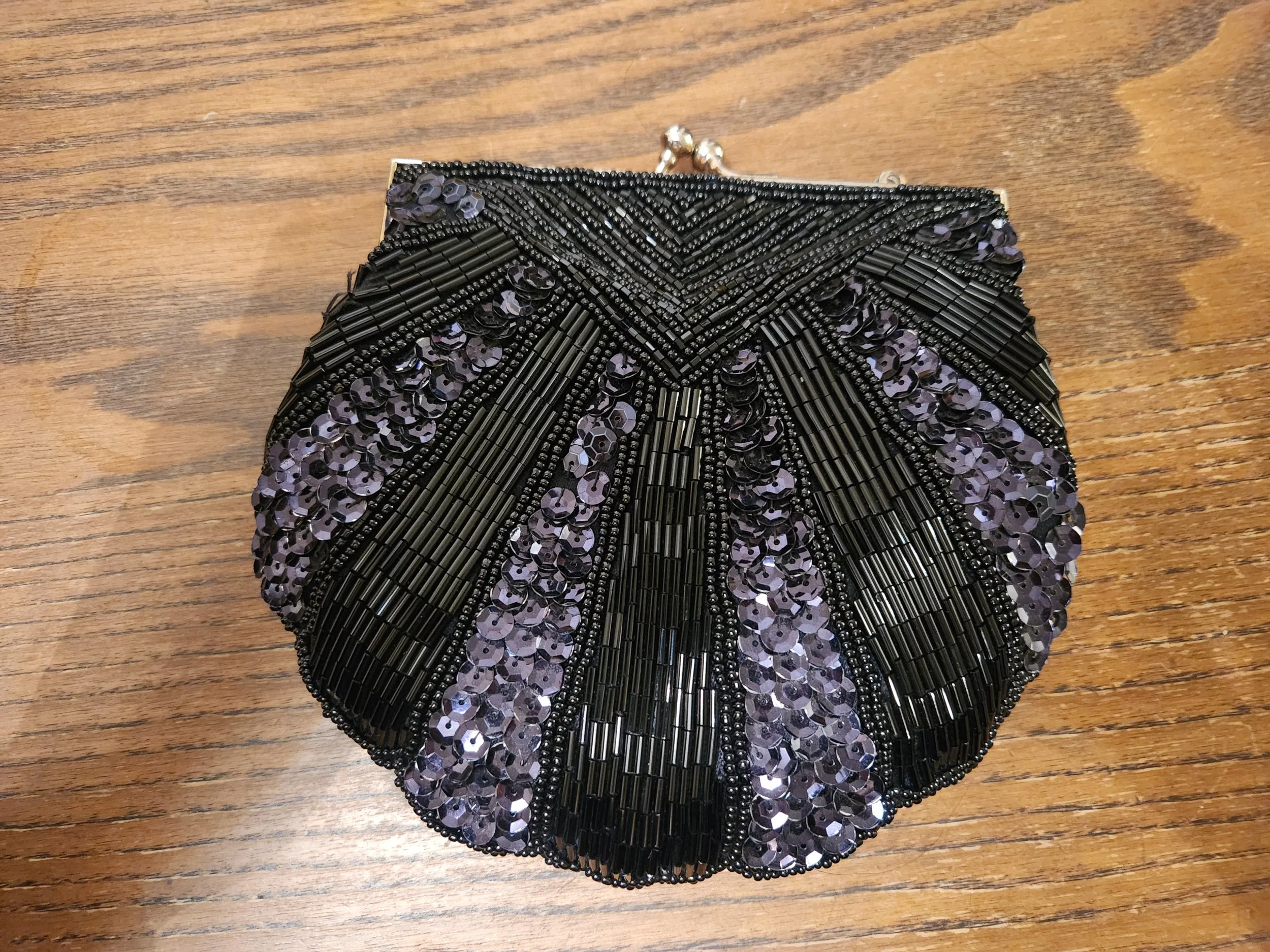 Vintage Shell Shaped Black Beaded Mini Purse