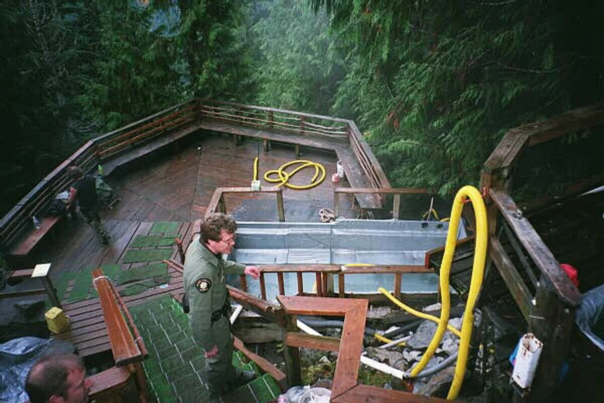 A group of volunteers illegally built wooden decks, stairs and baths in 1994-1995
