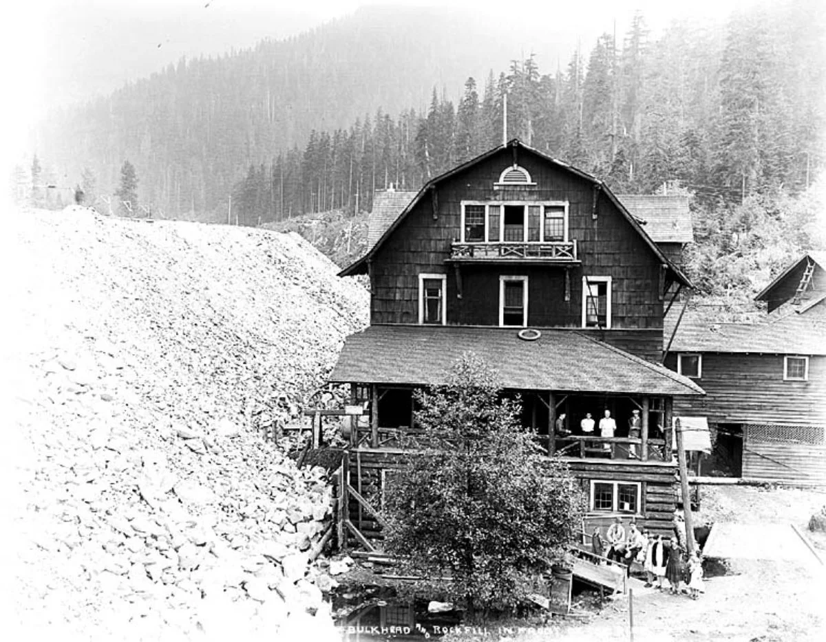 The second Scenic Hot Springs Hotel