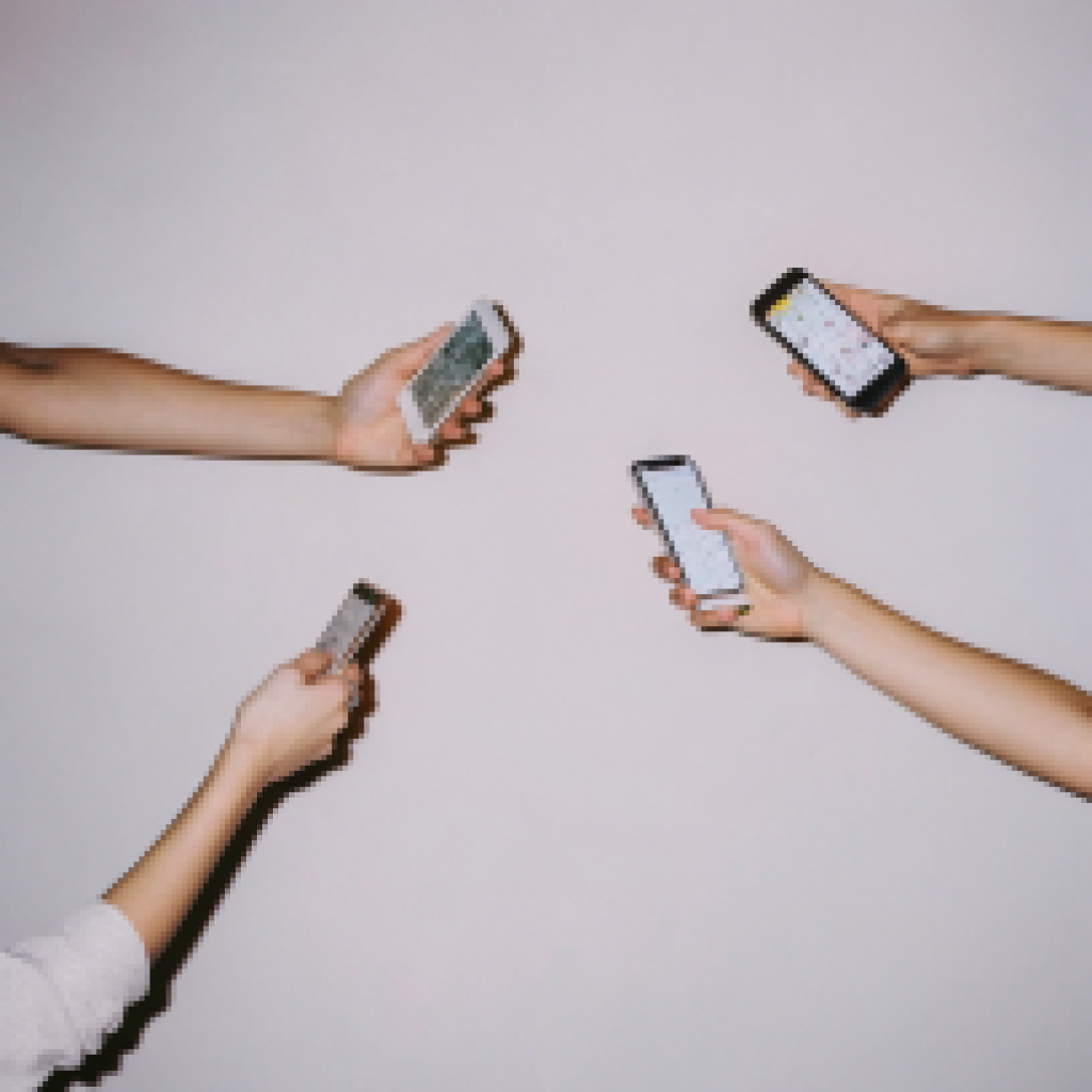 smartphones-symbolise-the-middle.png