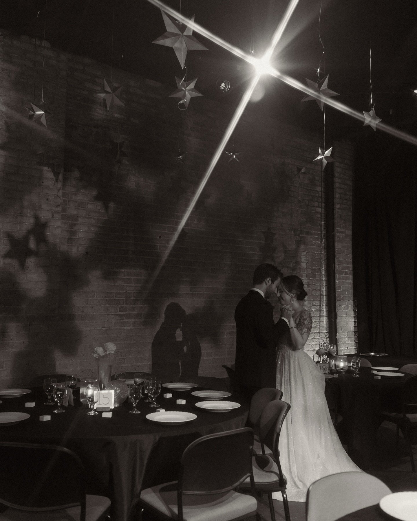 Every detail of Mallory + Andrew&rsquo;s Detroit wedding day was stunning and so intentionally them 💌 They were surrounded by the coolest of humans, in the dreamiest of spaces. A wedding day so beautifully lived in. ✨ 

#detroitweddingphotographer #