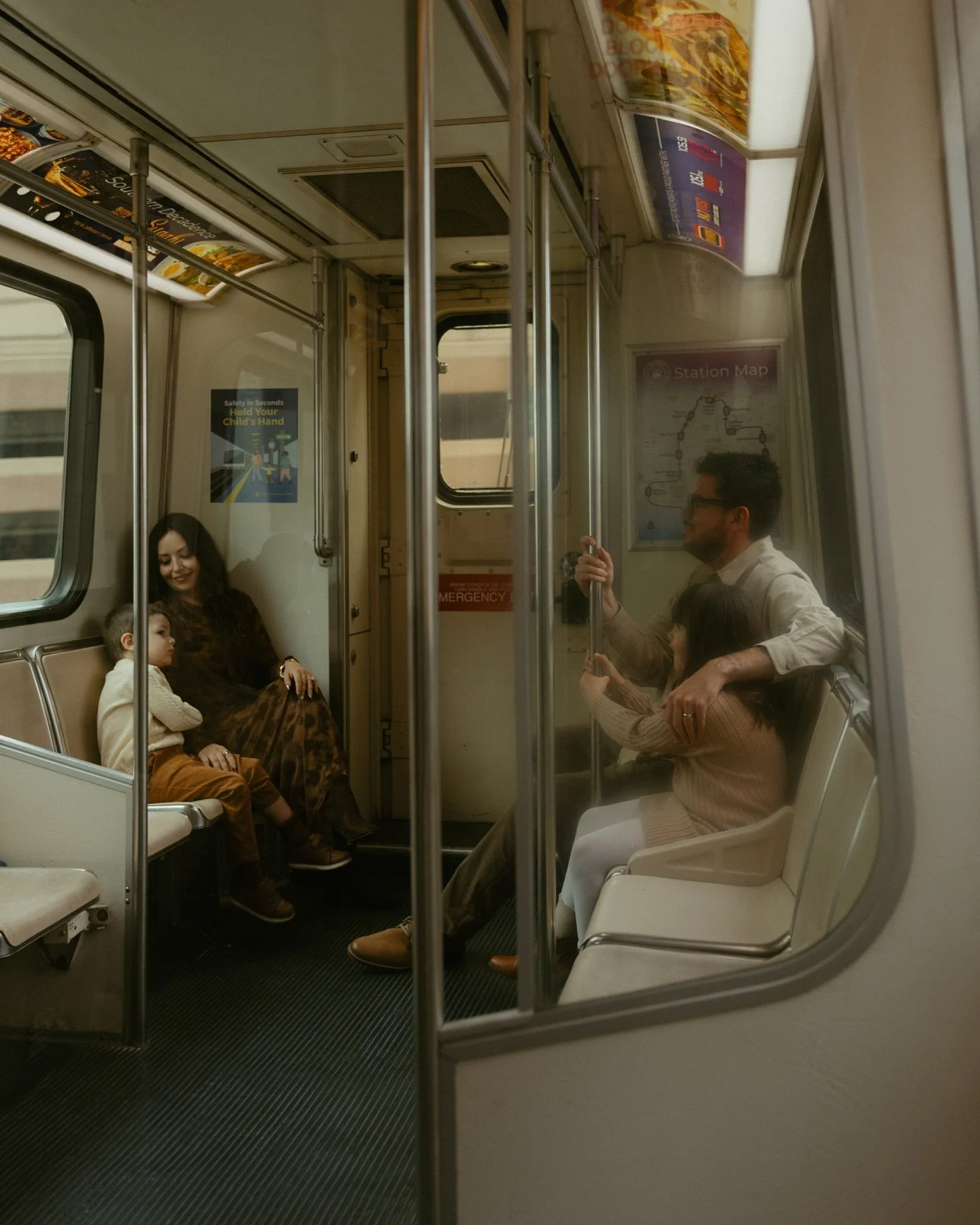 Family photos in the city with the Hagen family 🍂🍁🍃 

#michiganphotographer #michigandocumentaryphotographer #michiganfamilyphotographer #michiganfamilyphotography #detroitfamilyphotographer #familyphotographer #familyphotos #motherhoodphotography