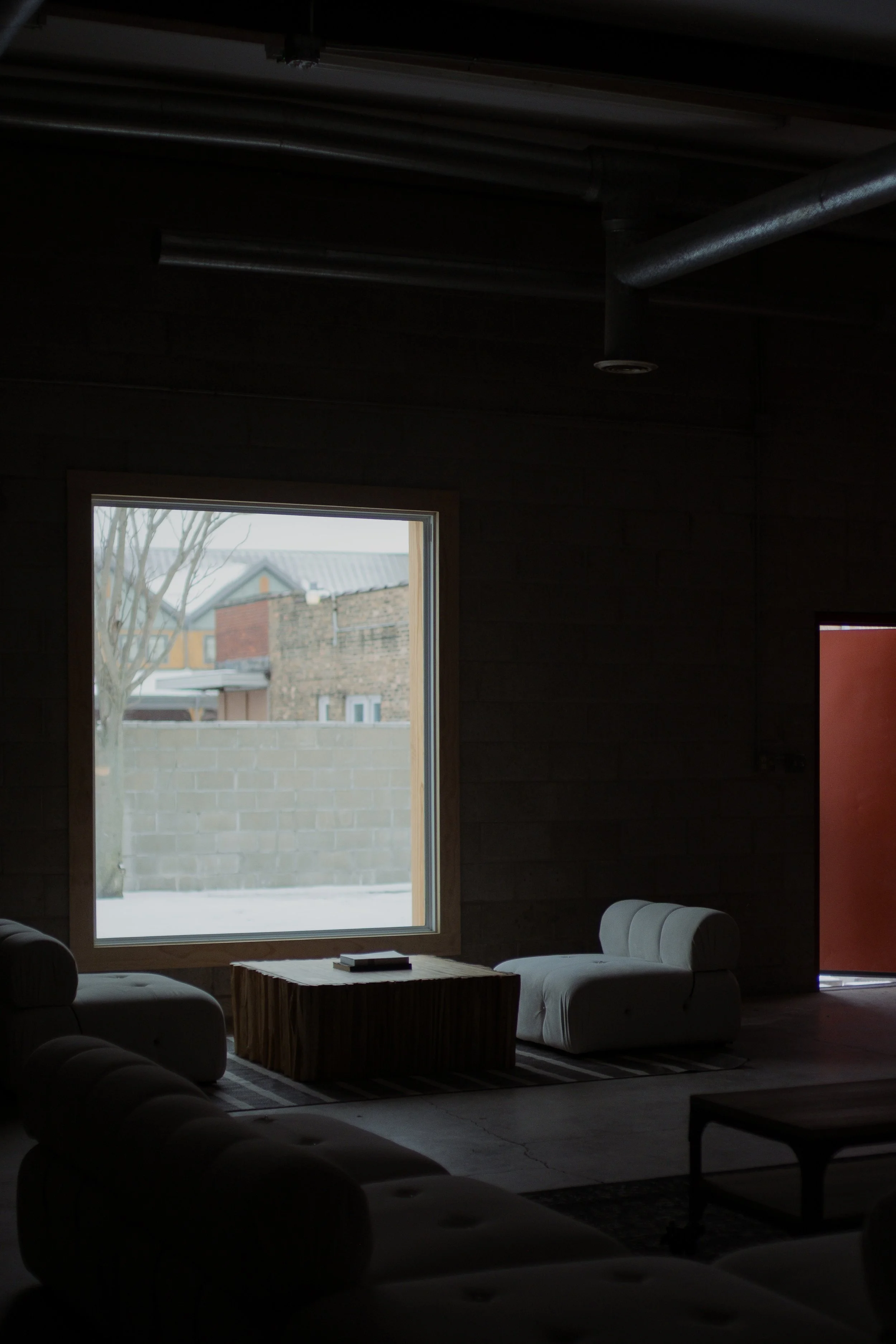 AH AH_Area 01_controlled light studio_6.jpg