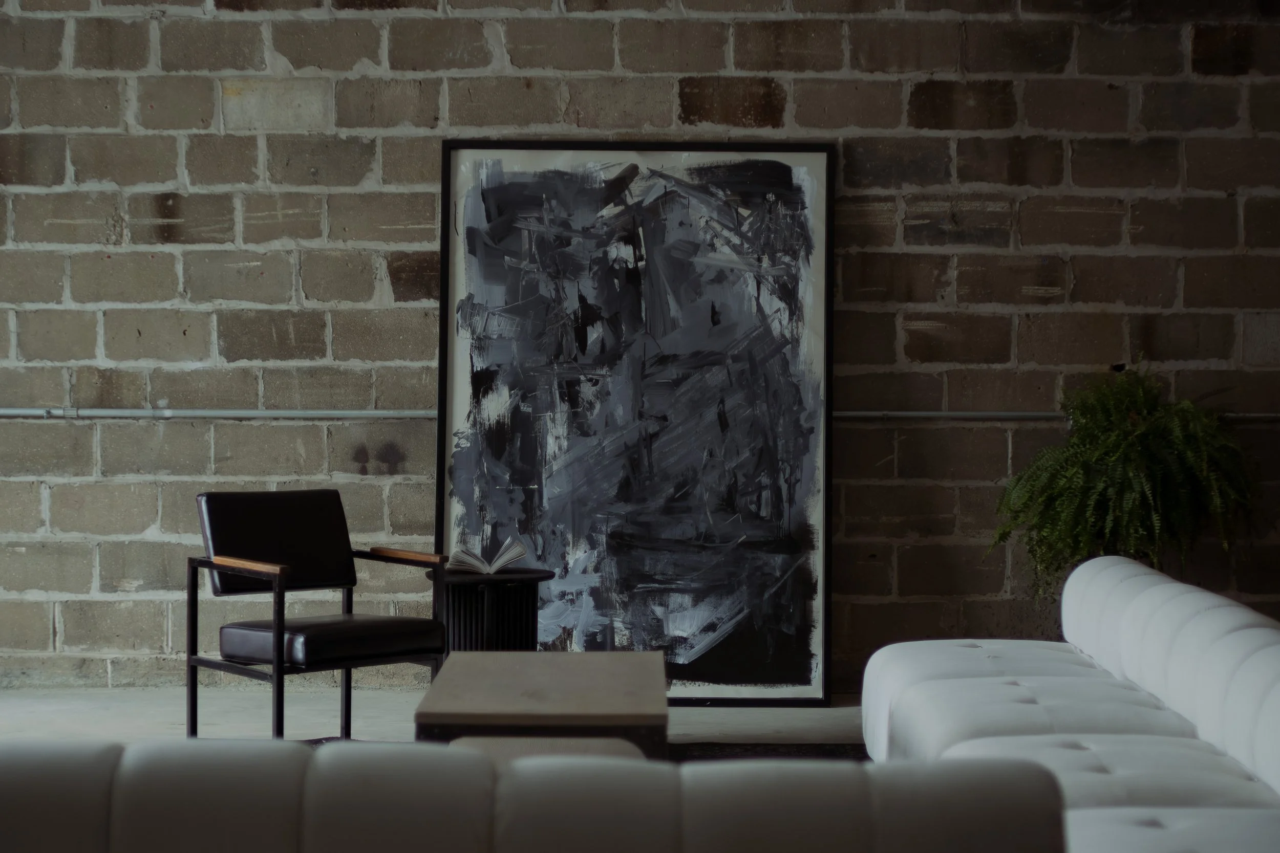 AH AH_Area 01_controlled light studio_1.jpg