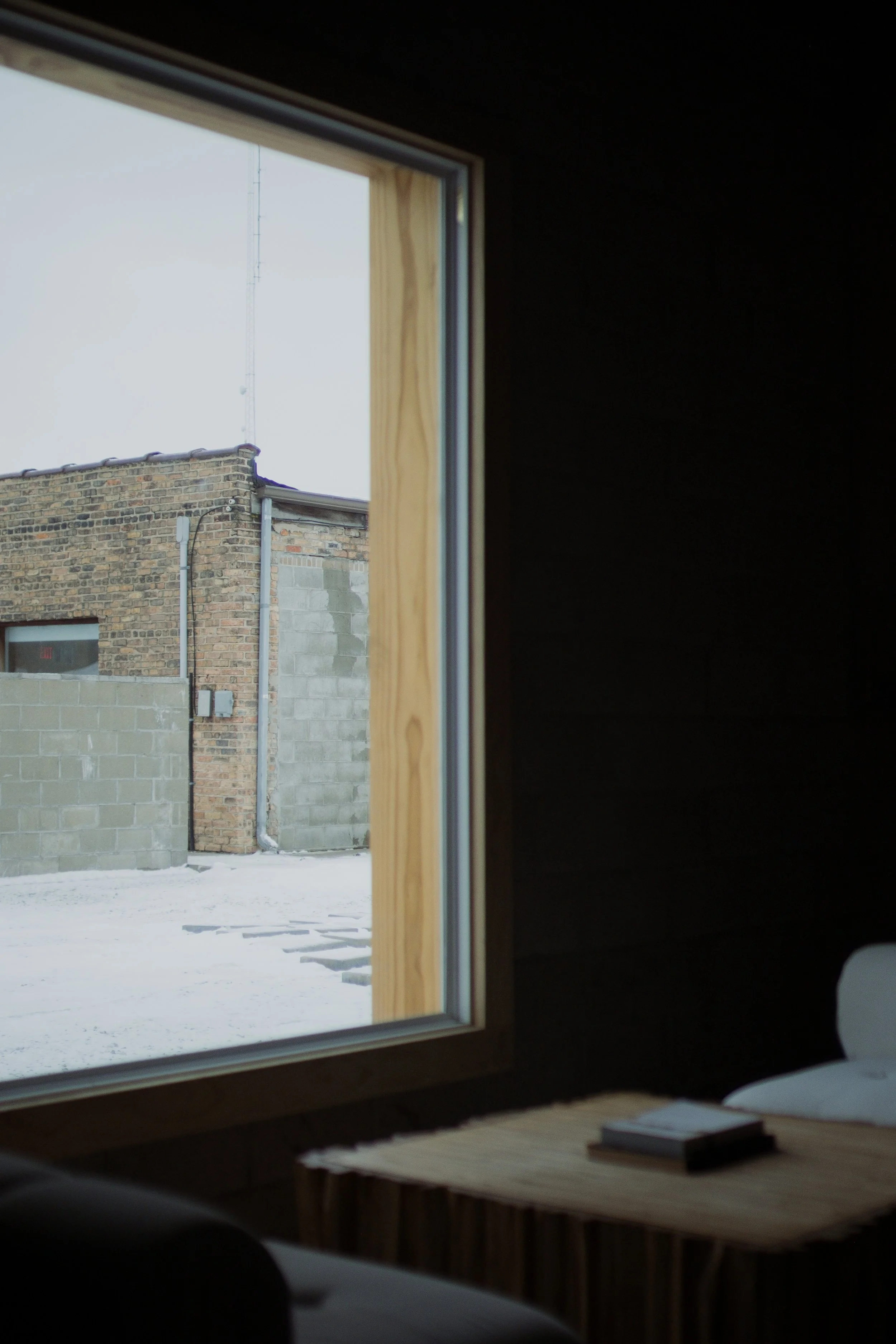 AH AH_Area 01_controlled light studio_4.jpg