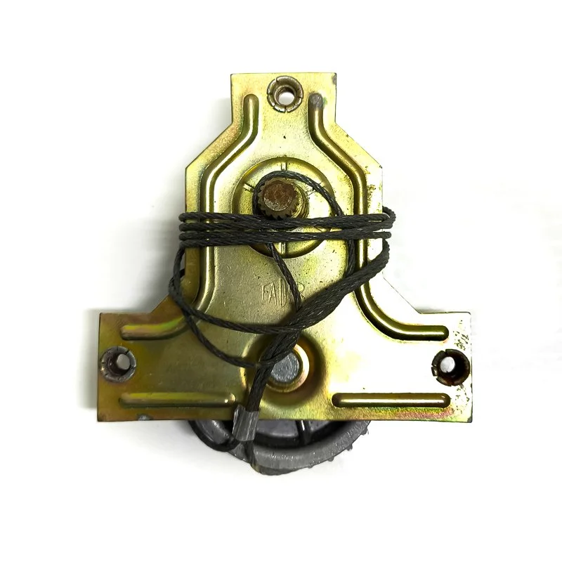 Elevalunas ventana para SEAT 850 cuatro puertas. Recambio original de la época, nuevo.