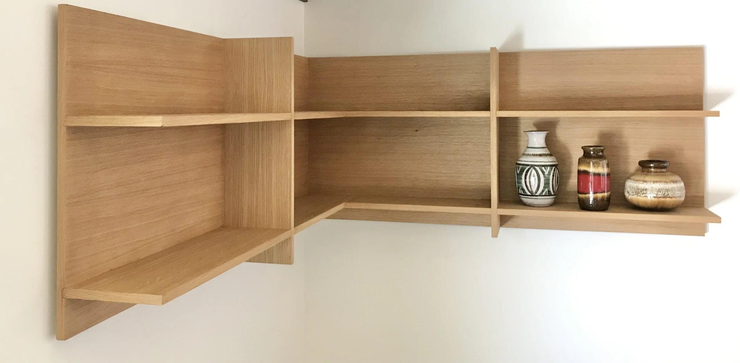 corner shelving .jpg