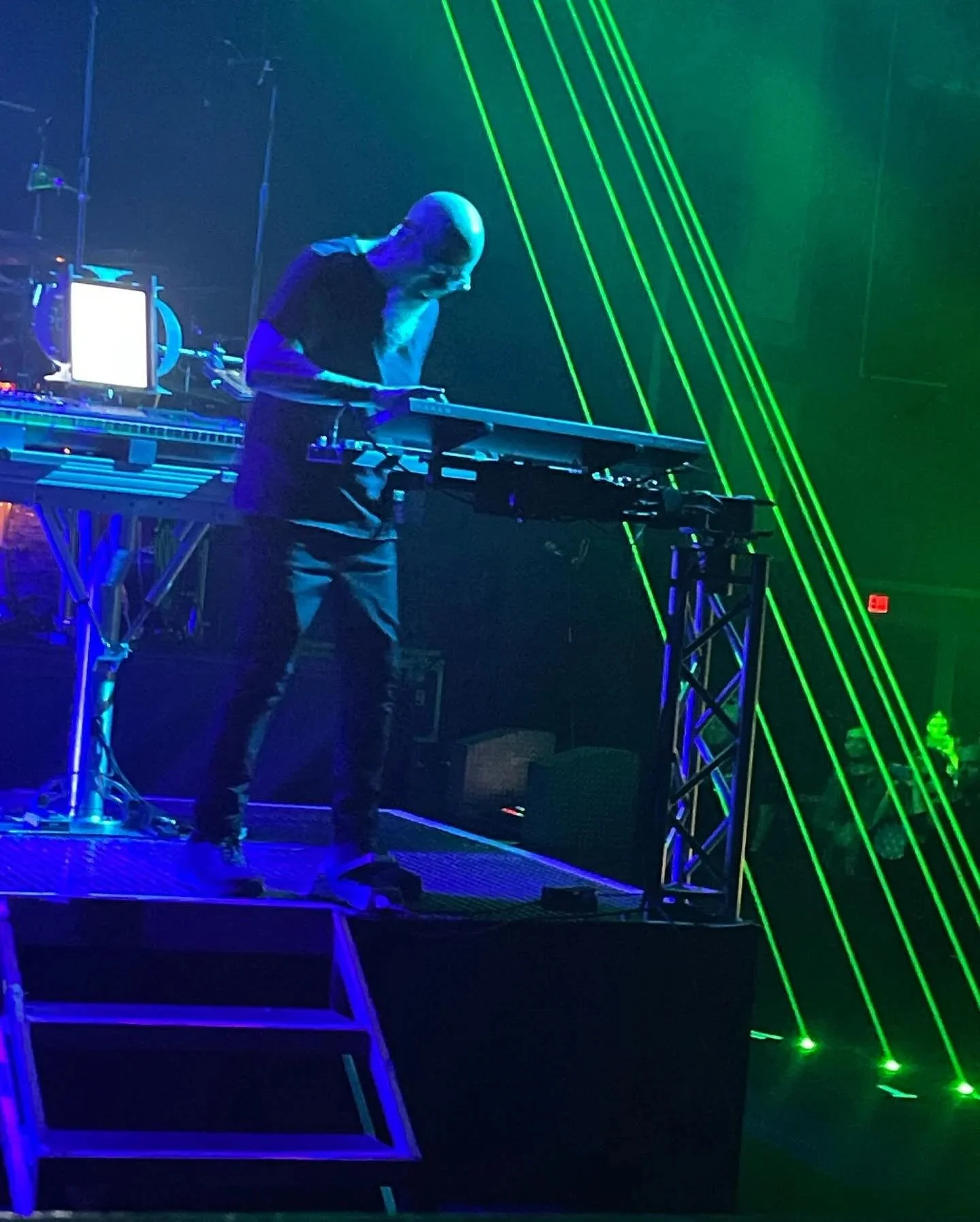 Paragon keyboardist Jordan "The Wizard" Rudess highlighted by downstage laser effects during epic Continuum solo.