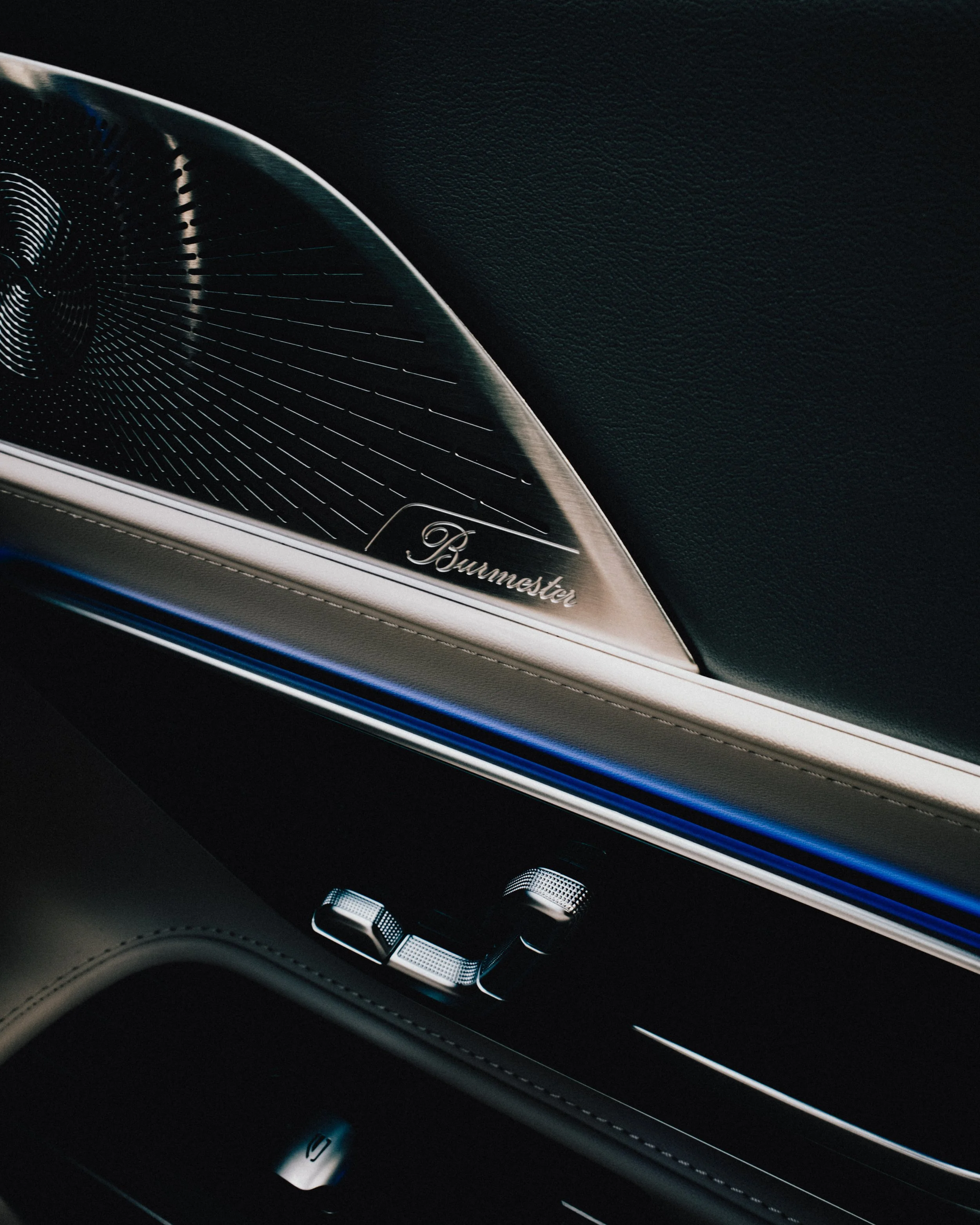 Mercedes Stuttgart - @matthew.robin-20.jpg