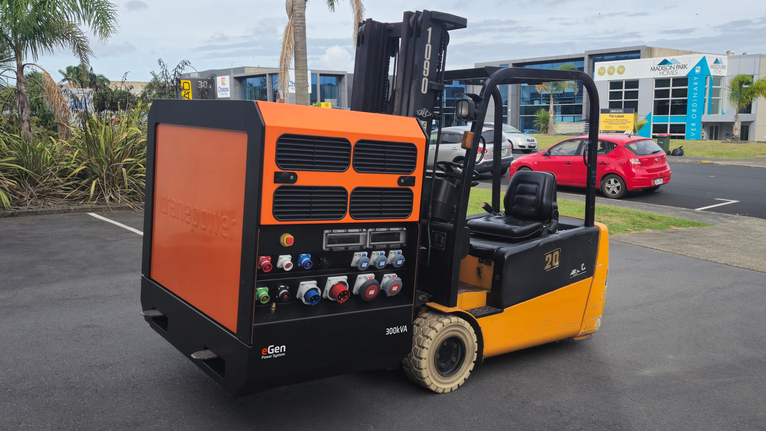 eGen-Power-System-P300-on-Forklift.png