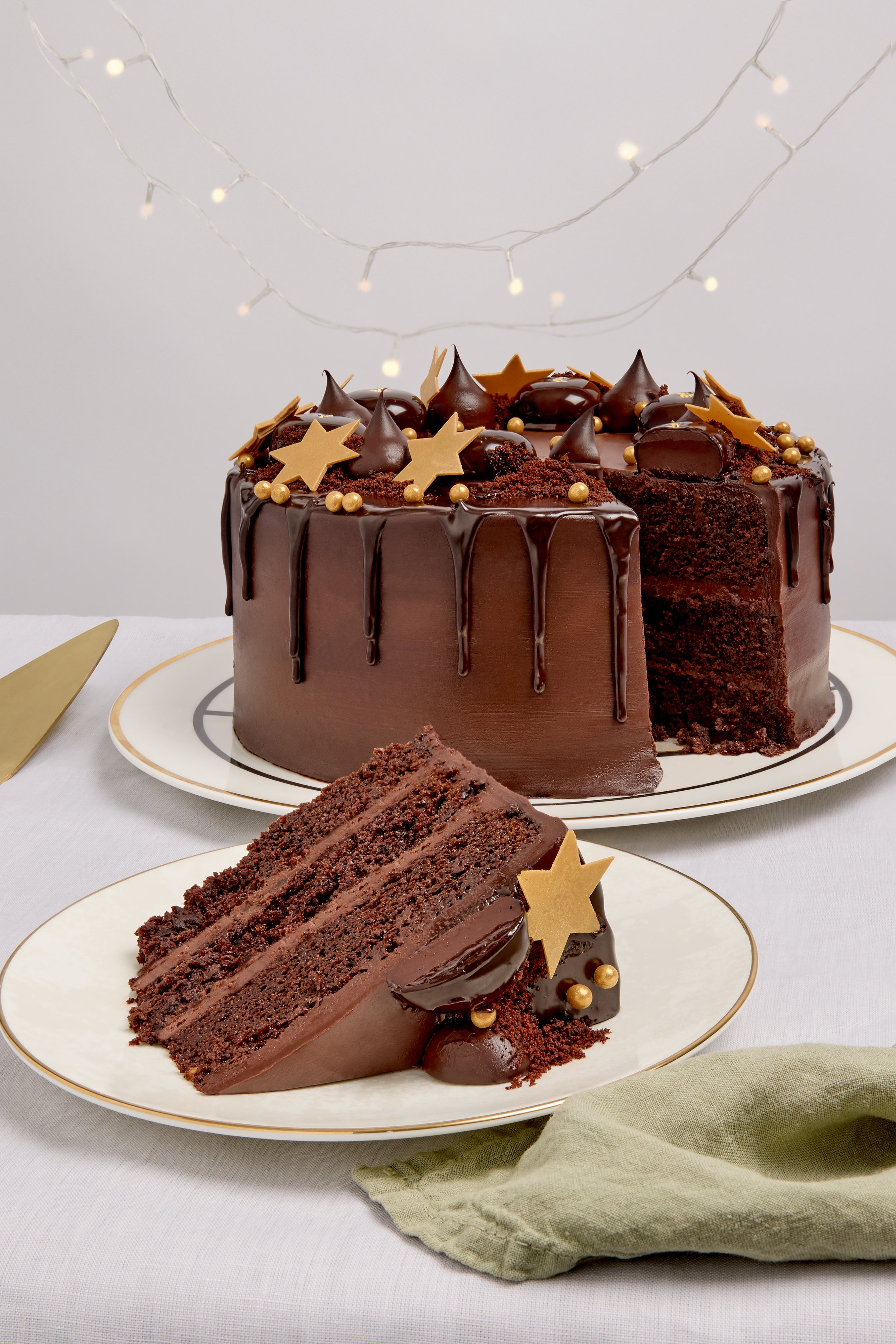 12_07_2023_CHRISTAMS_FOOD_TO_ORDER_9_Festive_Chocolate_Cake_option_3_RETOUCHED.jpg