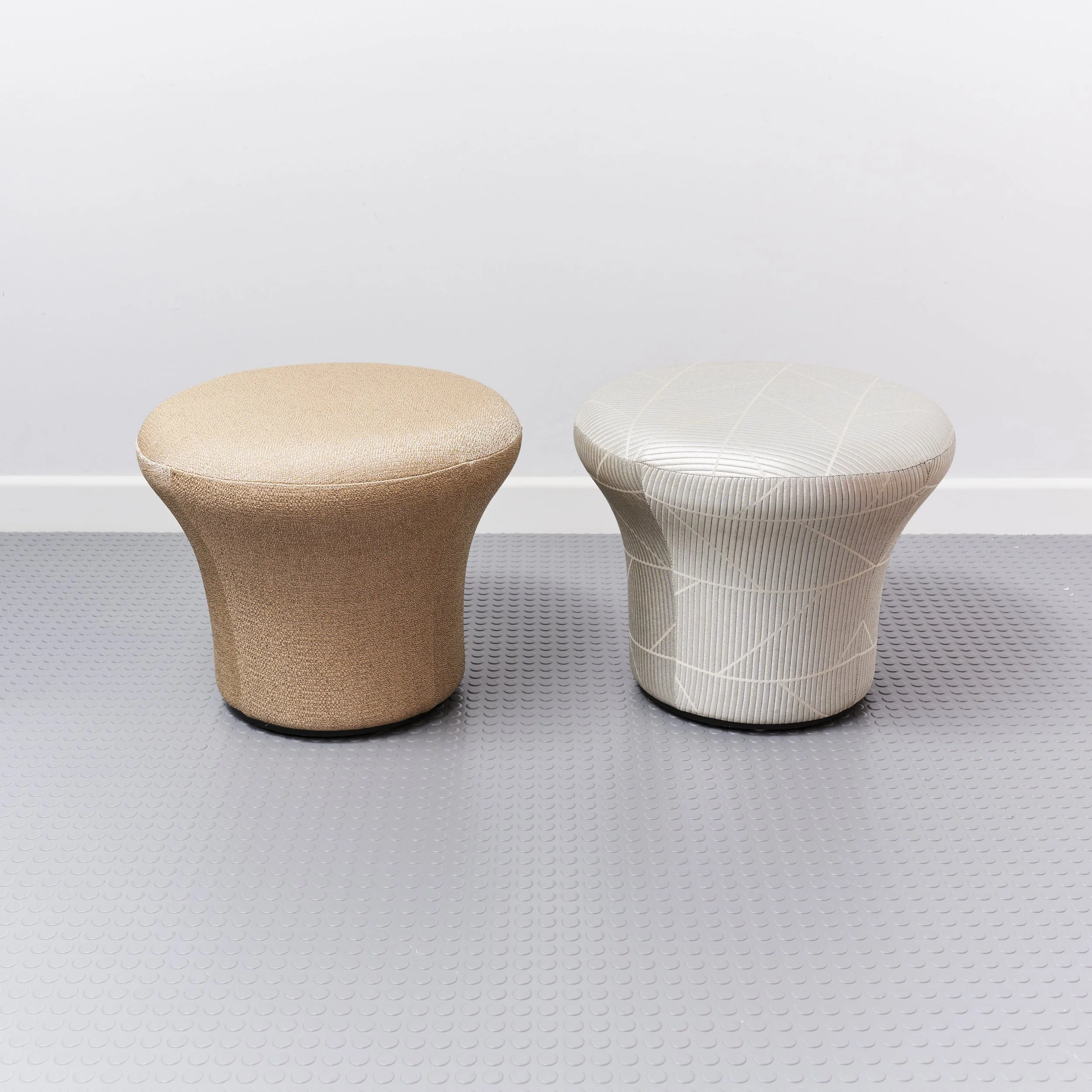 Vintage Mushroom Pouf / Ottoman by Pierre Paulin for Artifort C.1990