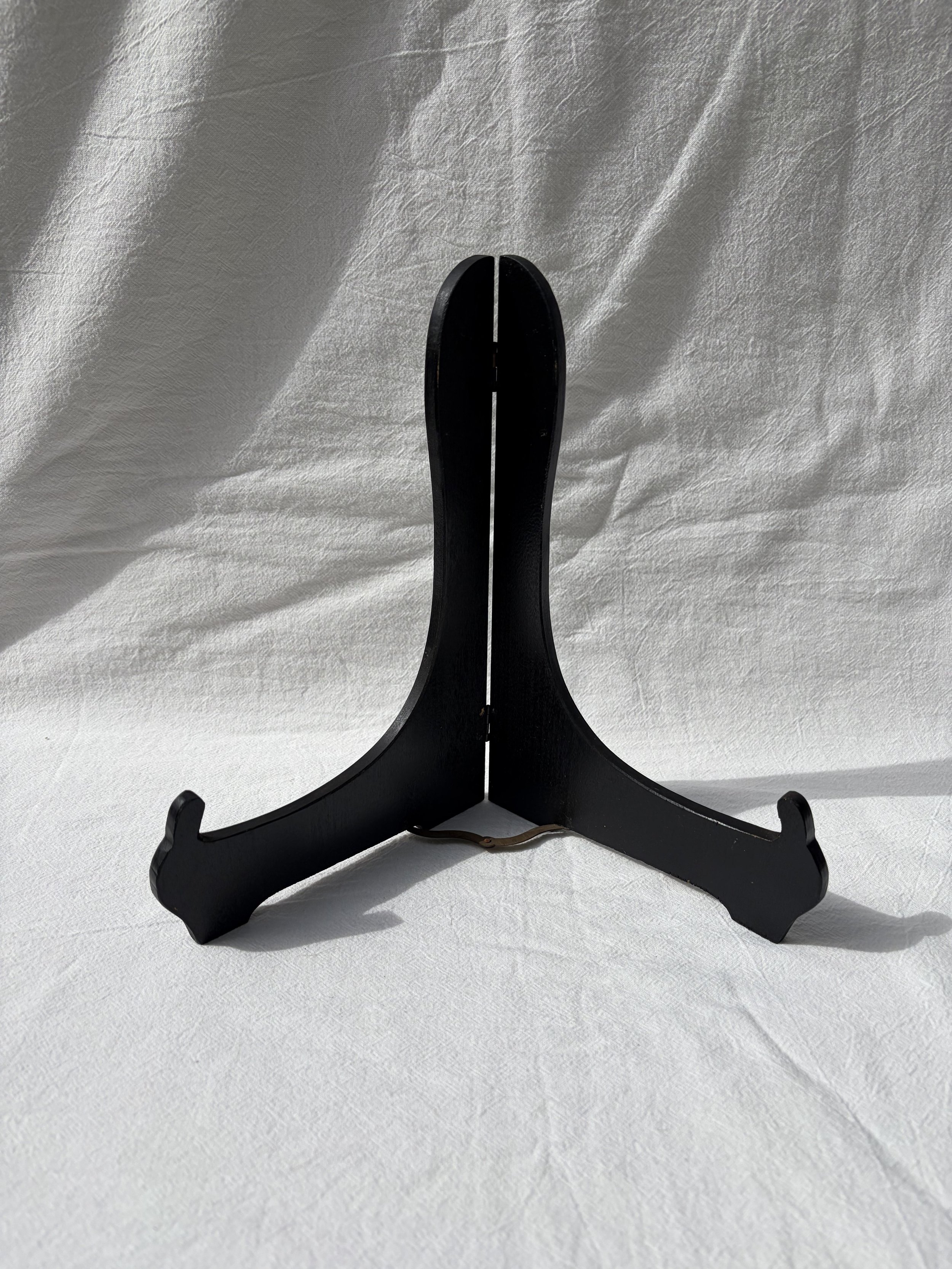 Vintage Foldable Japanese Wooden Lacquered Ceramic Plate or Bookstand in Medium Size C.1970