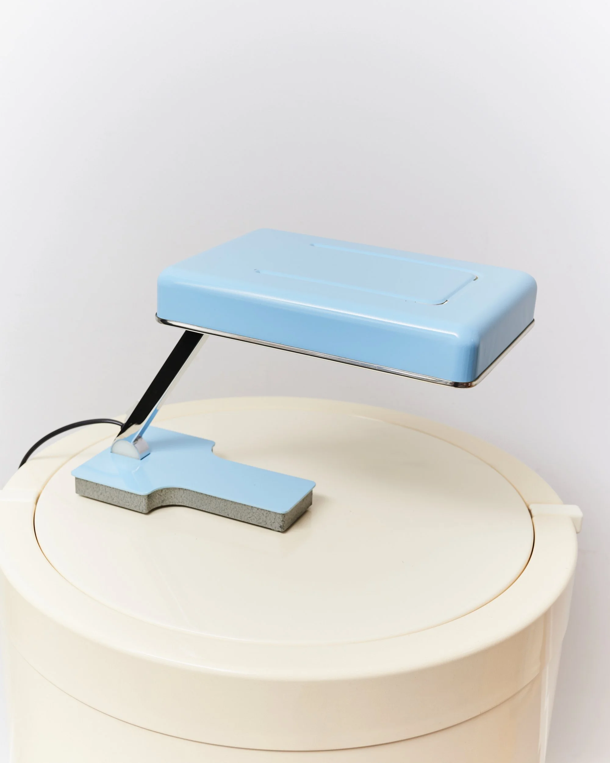 vintage.mini.fase.table.lamp.blue.thomas.diaz.1969.jpg