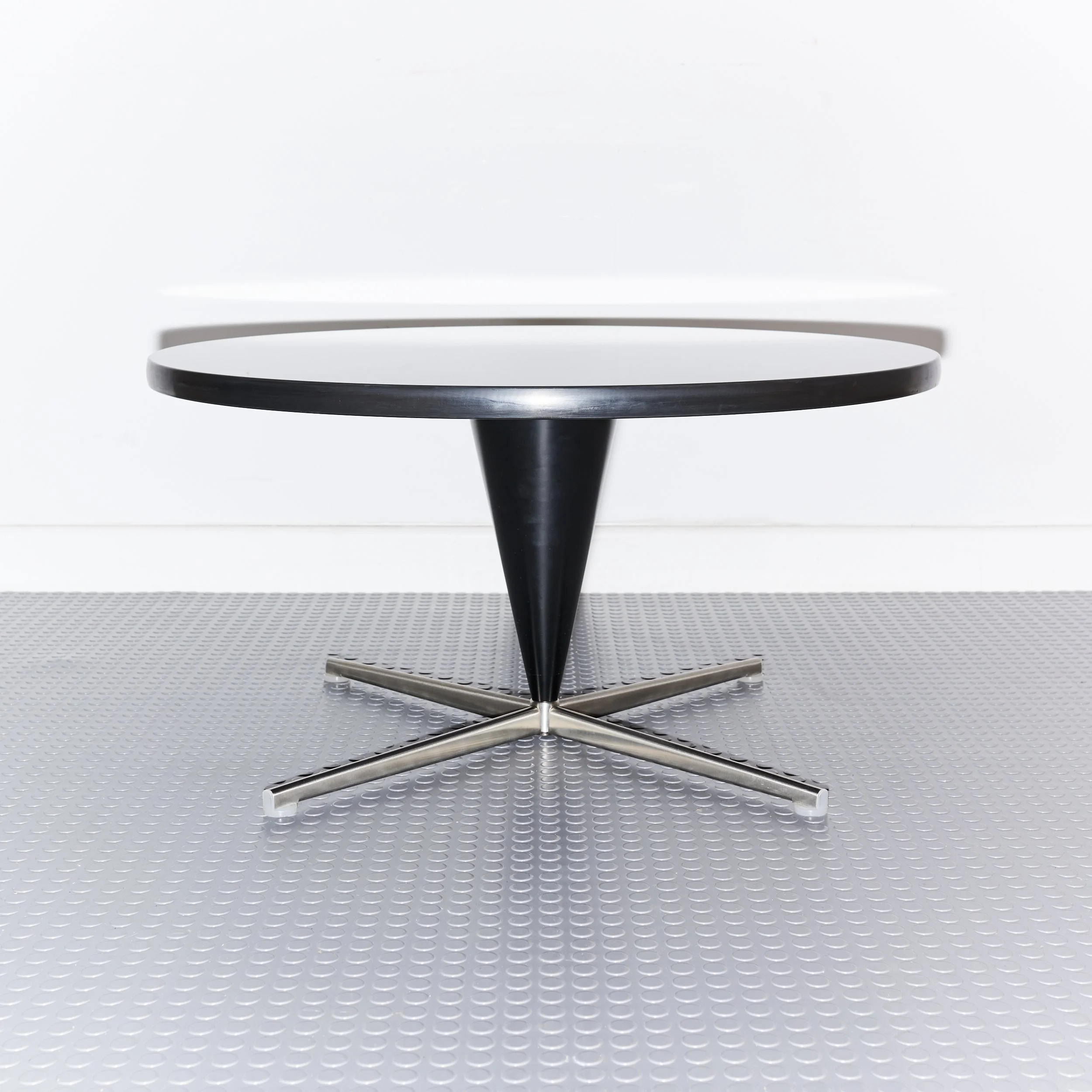 verner.panton.cone.coffee.table.black.vitra.2000 2.jpg