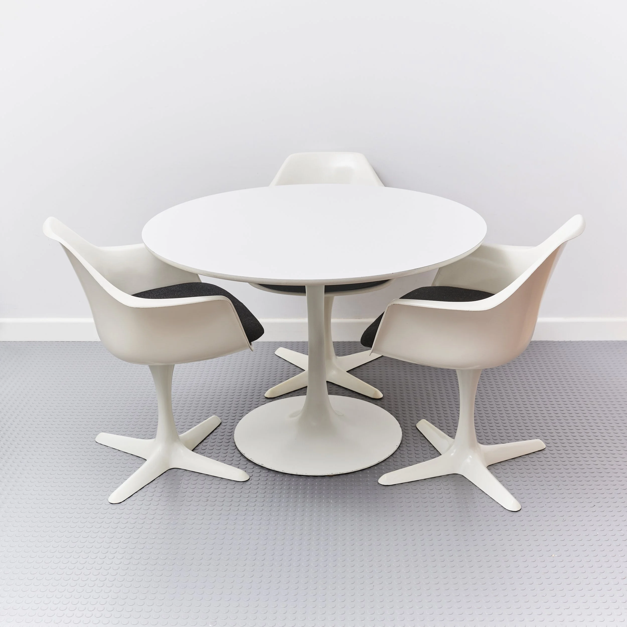 arkana.tulip.chairs.dining.table.maurice.burke.space.age.1960 1.jpg