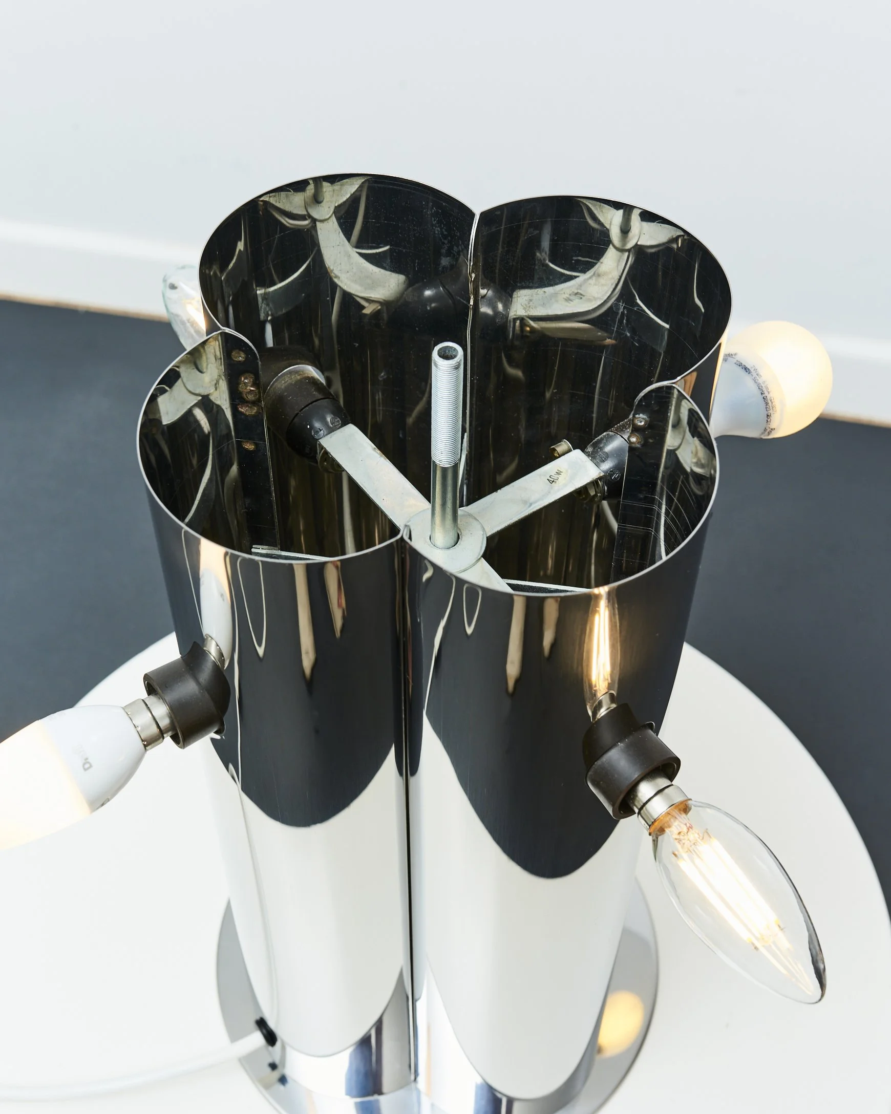 harvey.guzzini.onda.table.lamp.chrome.large.1970 7.jpg