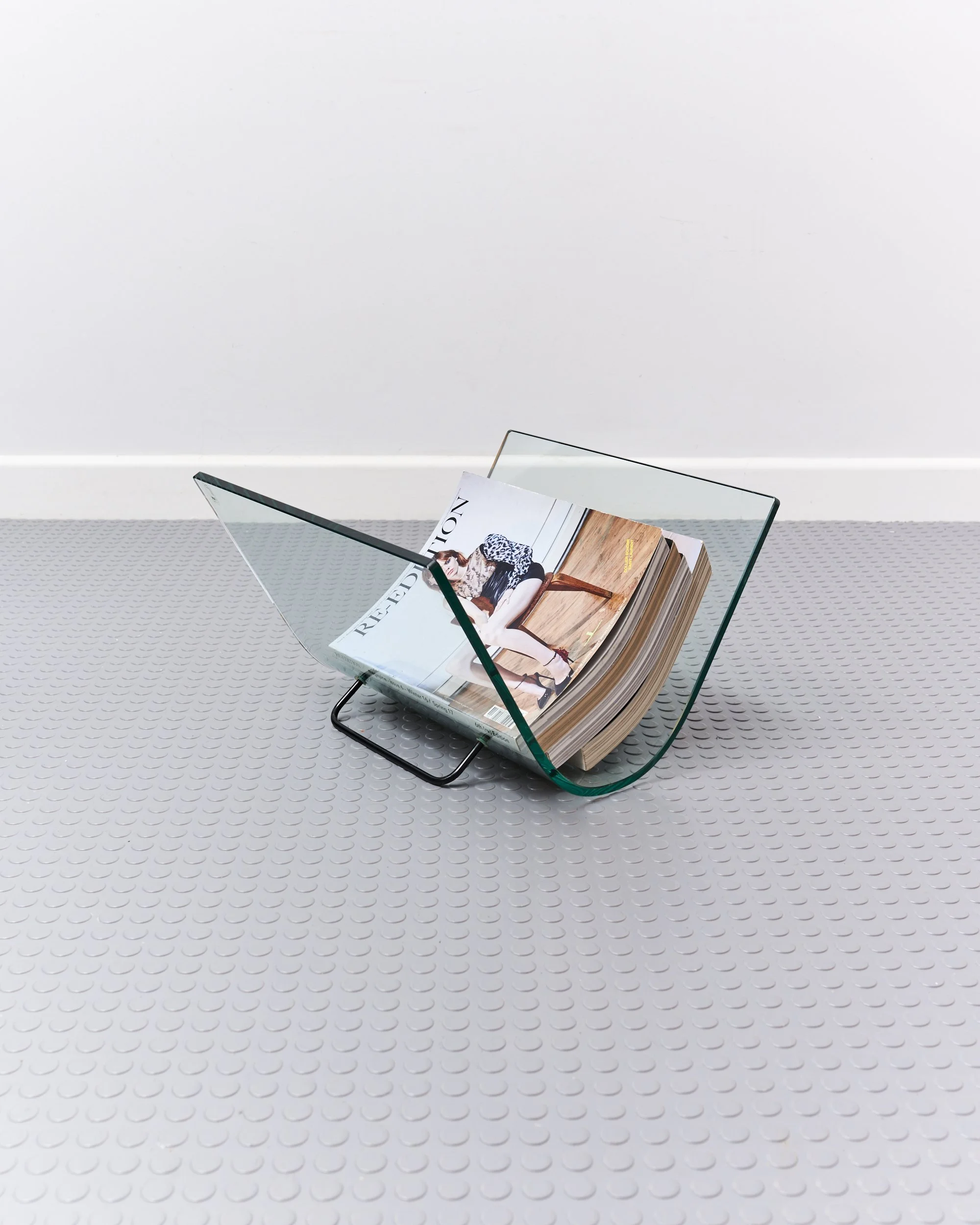 Stunning Vintage Curved Glass Magazine Stand by Fiam Italy C.1980 Postmodern