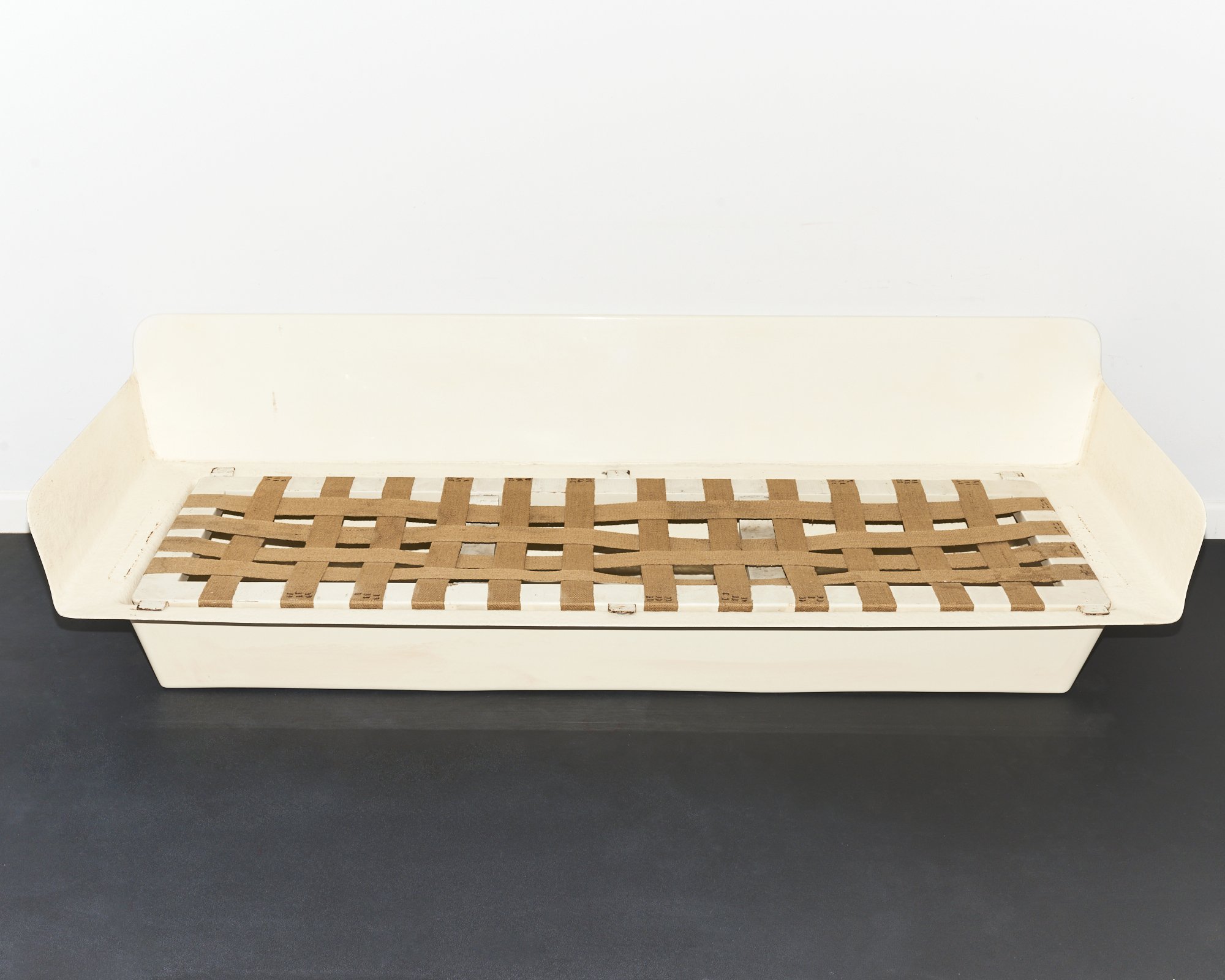 eero.aarnio.asko.glassfibre.sofa.space.age.1970.10.jpg