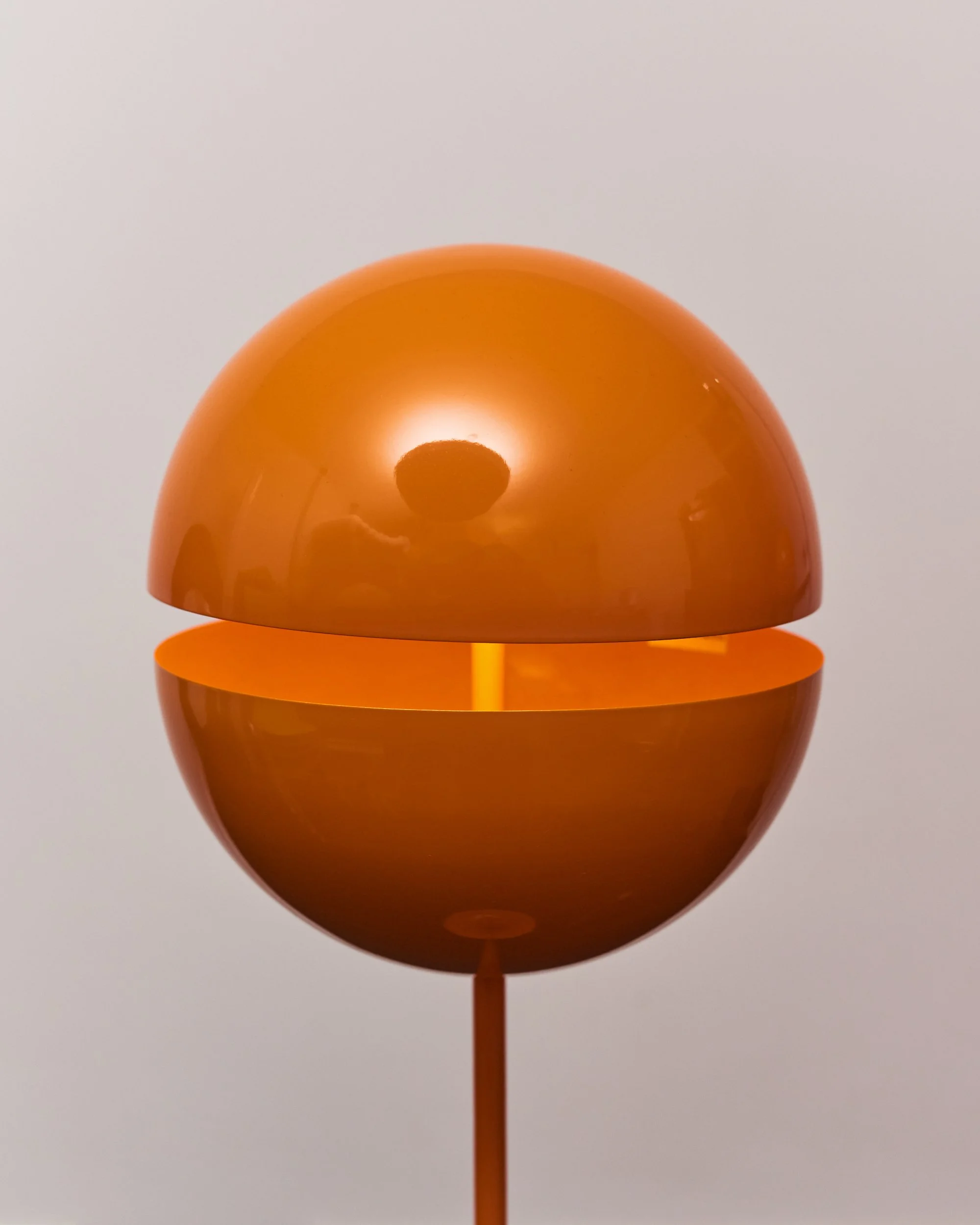 orange.sphere.floor.lamp.andrea.modica.lumess.1980 4.jpg