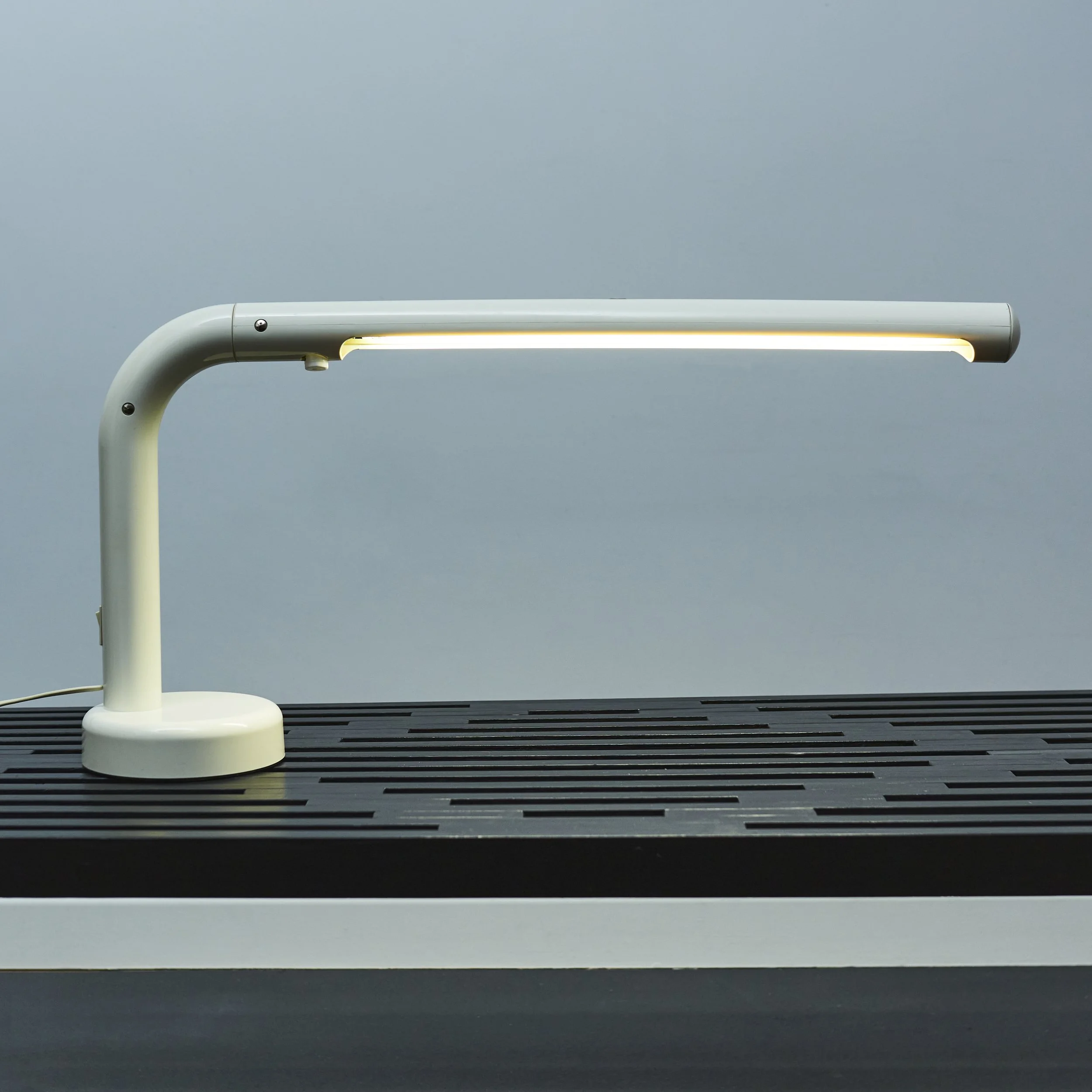 atelje.lyktan.tuben.table.lamp.white.anders.pehrson.1970 5.jpg