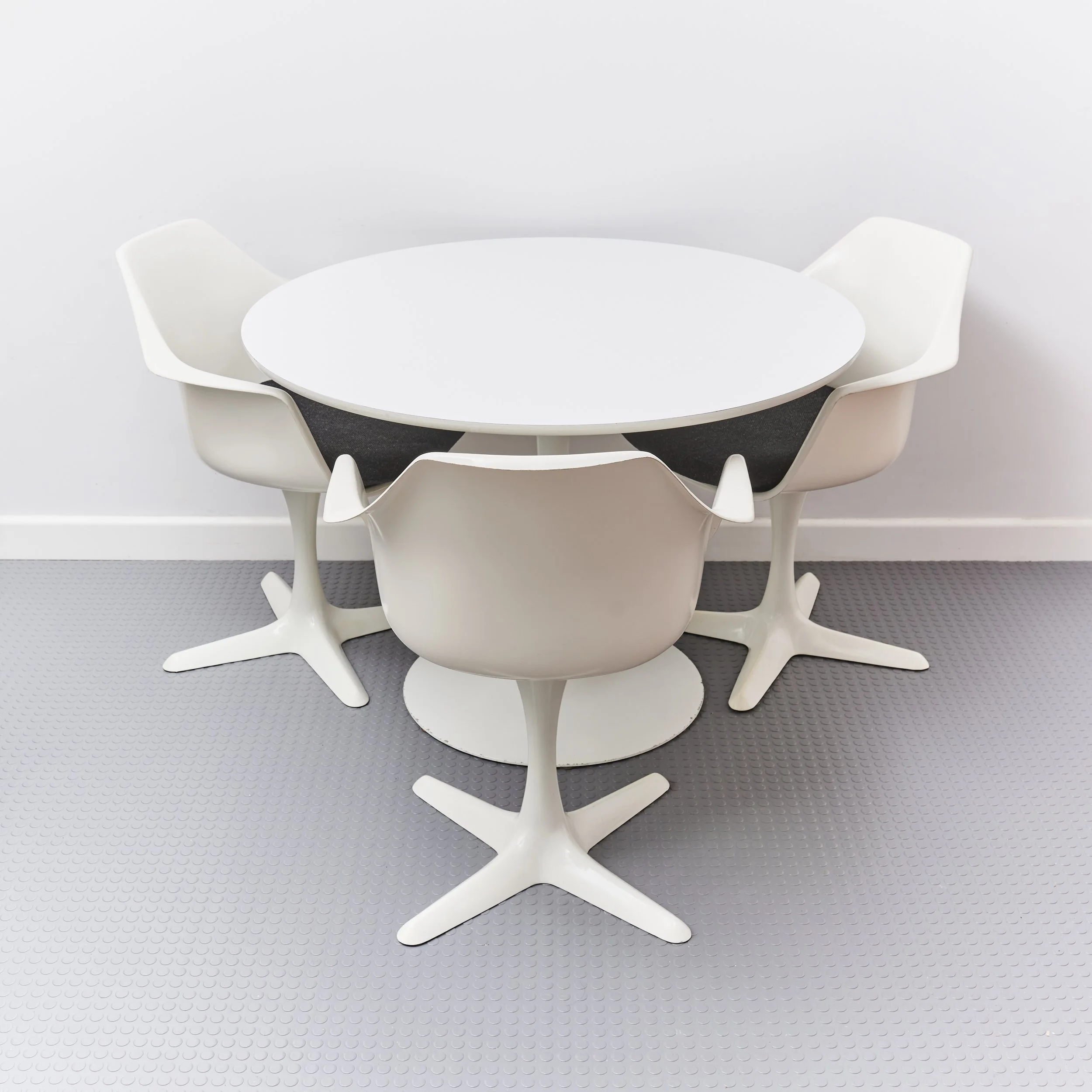 arkana.tulip.chairs.dining.table.maurice.burke.space.age.1960.jpg