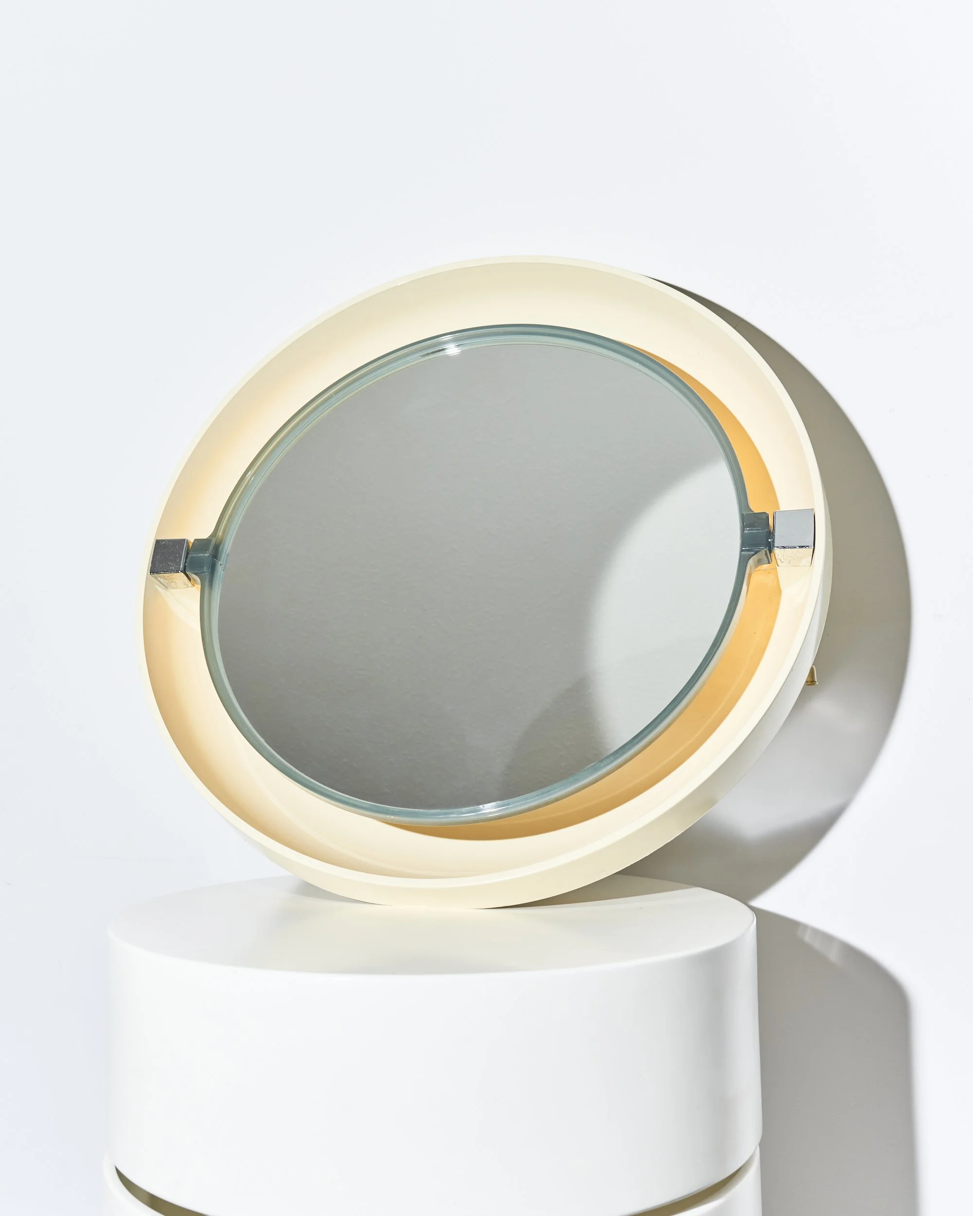 allibert.backlit.pivoting.wall.mirror.backlit.1970.space.age.jpg