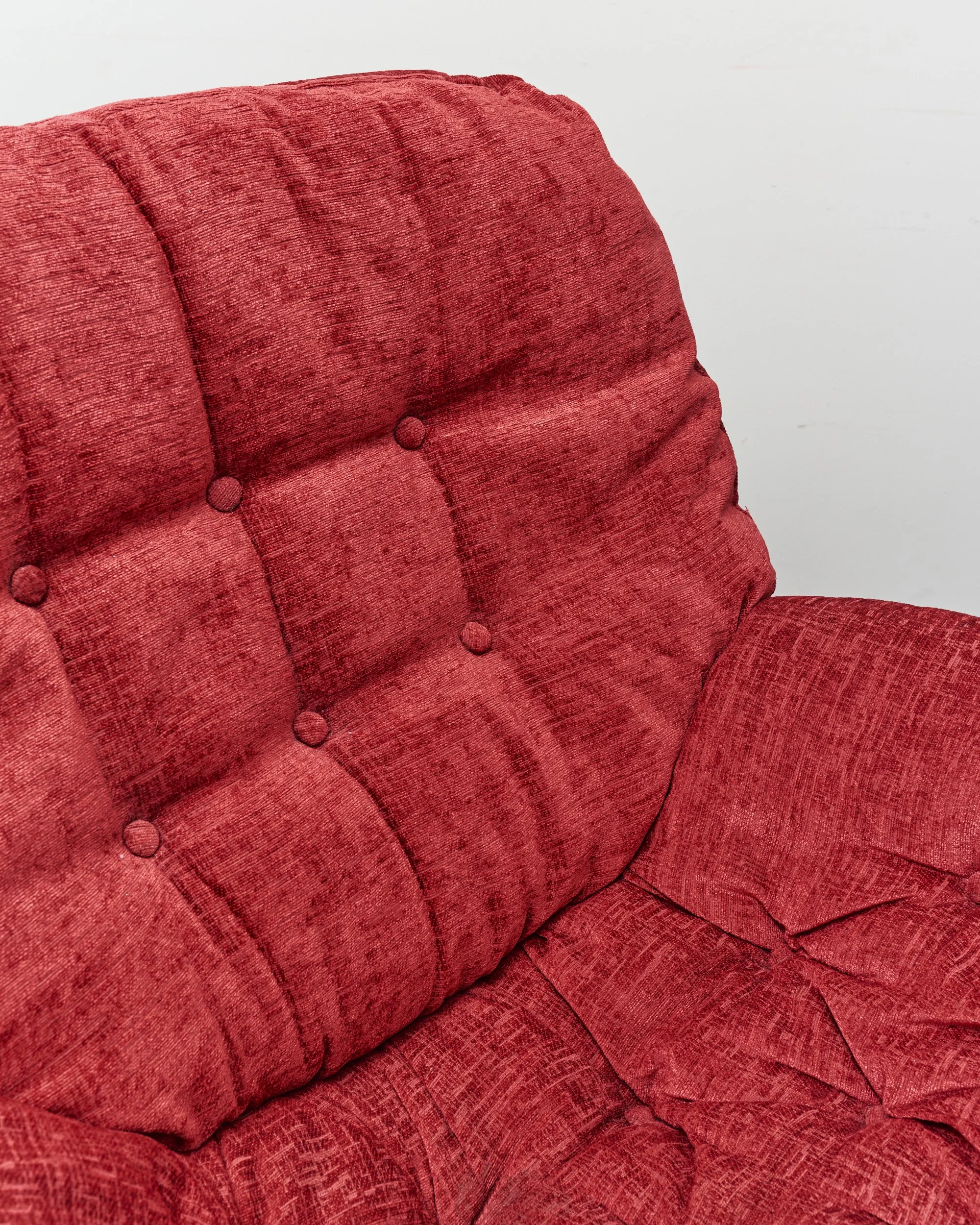 space.age.white.swivel.fibreglass.lounge.chair.red.karate.elda 9.jpg