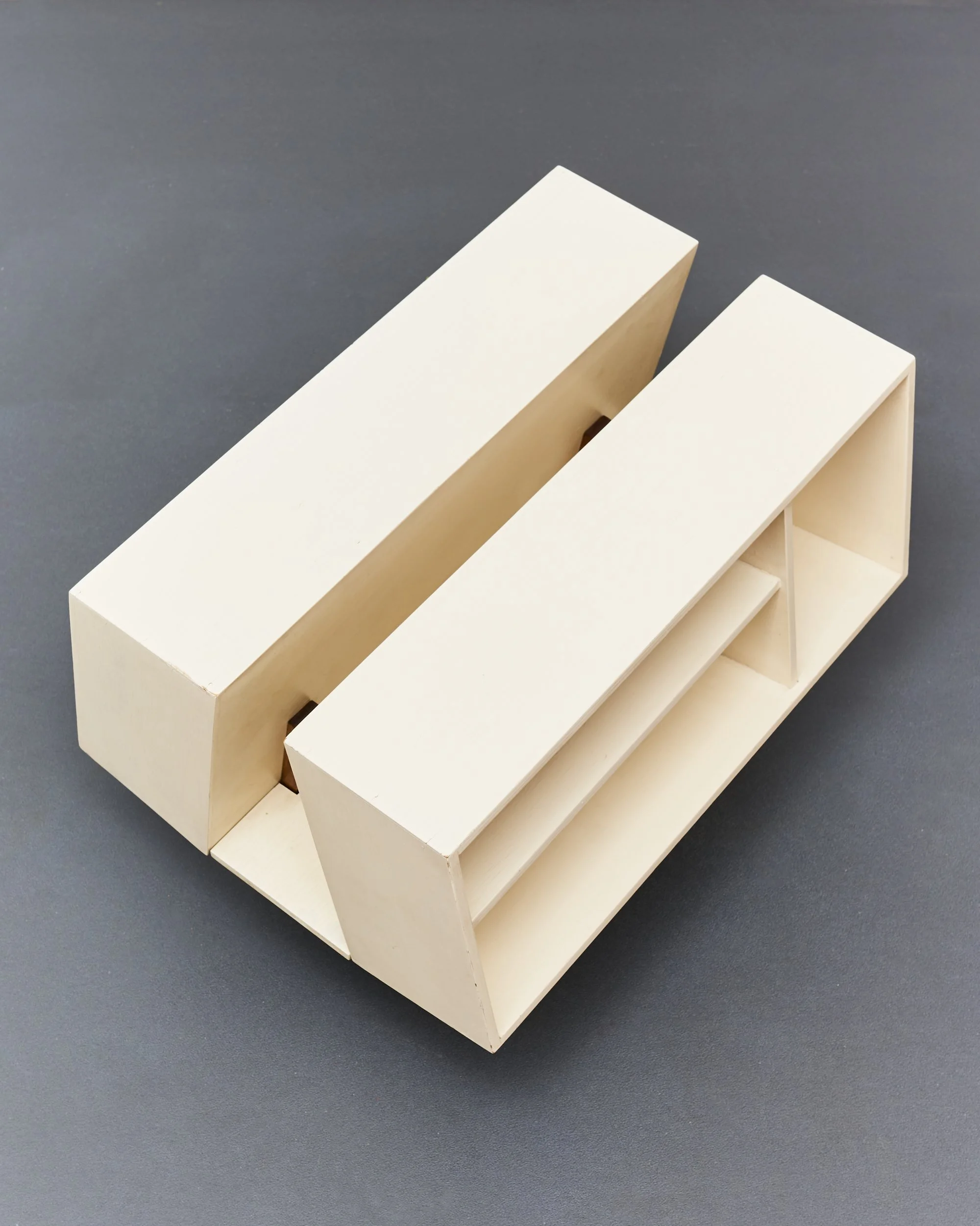 penguin.donkey.isokon.mk2.bookcase.ernest.race.1960 5.jpg