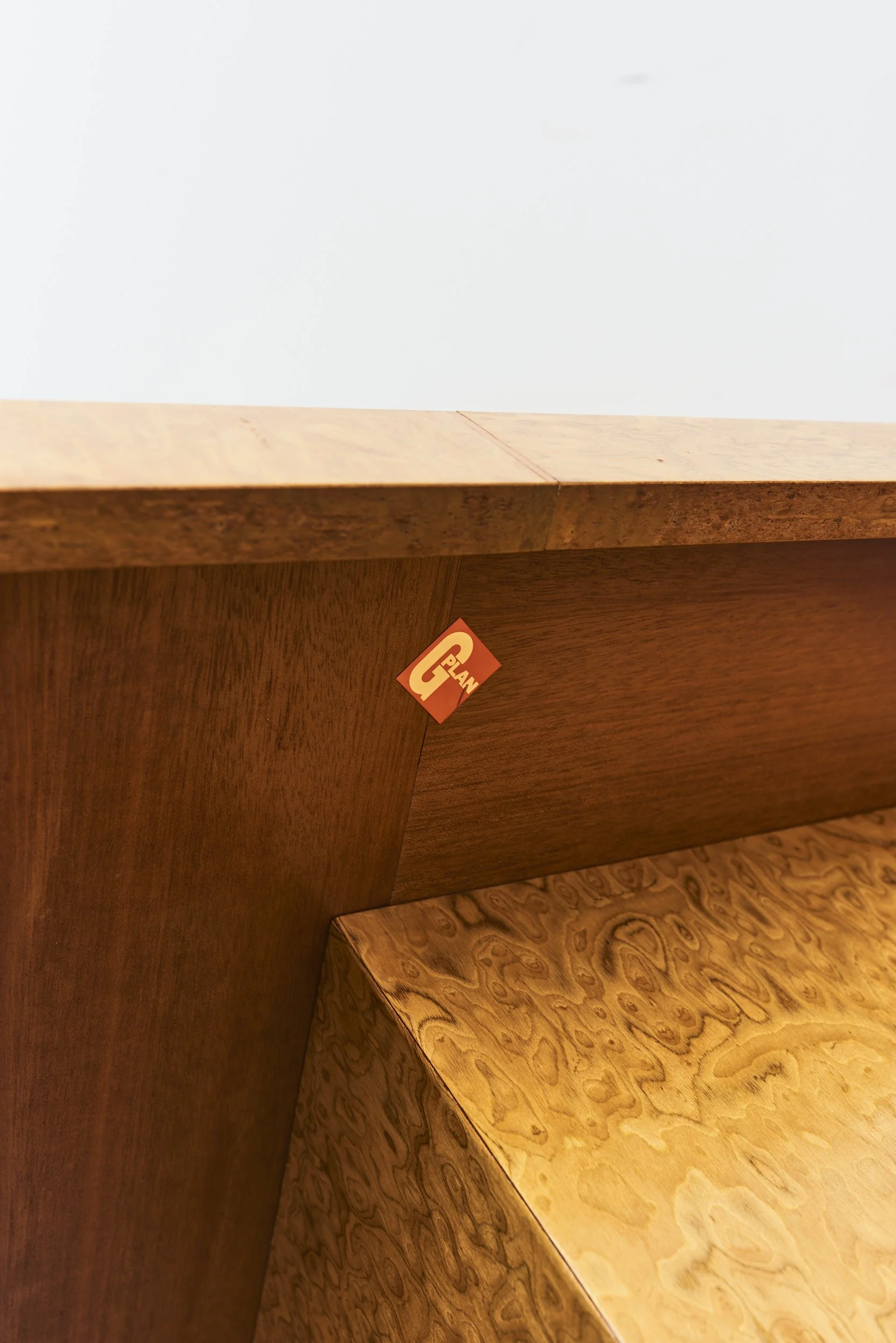 g.plan.burr.elm.veneer.mirrored.island.coffee.table.1970.r.a.bird.birds.eye.veneer 7.jpg