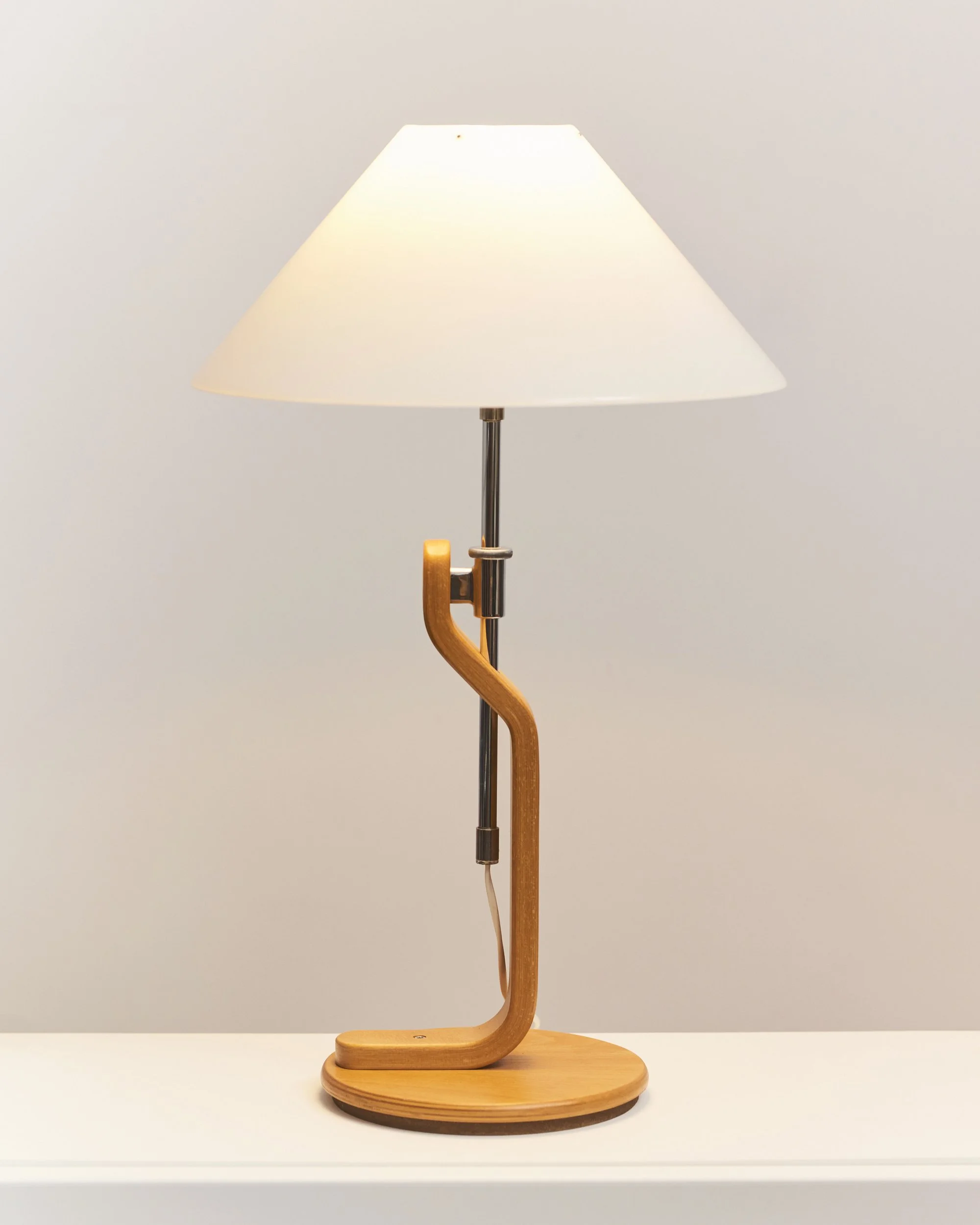 beech.chrome.table.lamp.grevie.lars.bessfelt.atelje.lyktan.1980.jpg