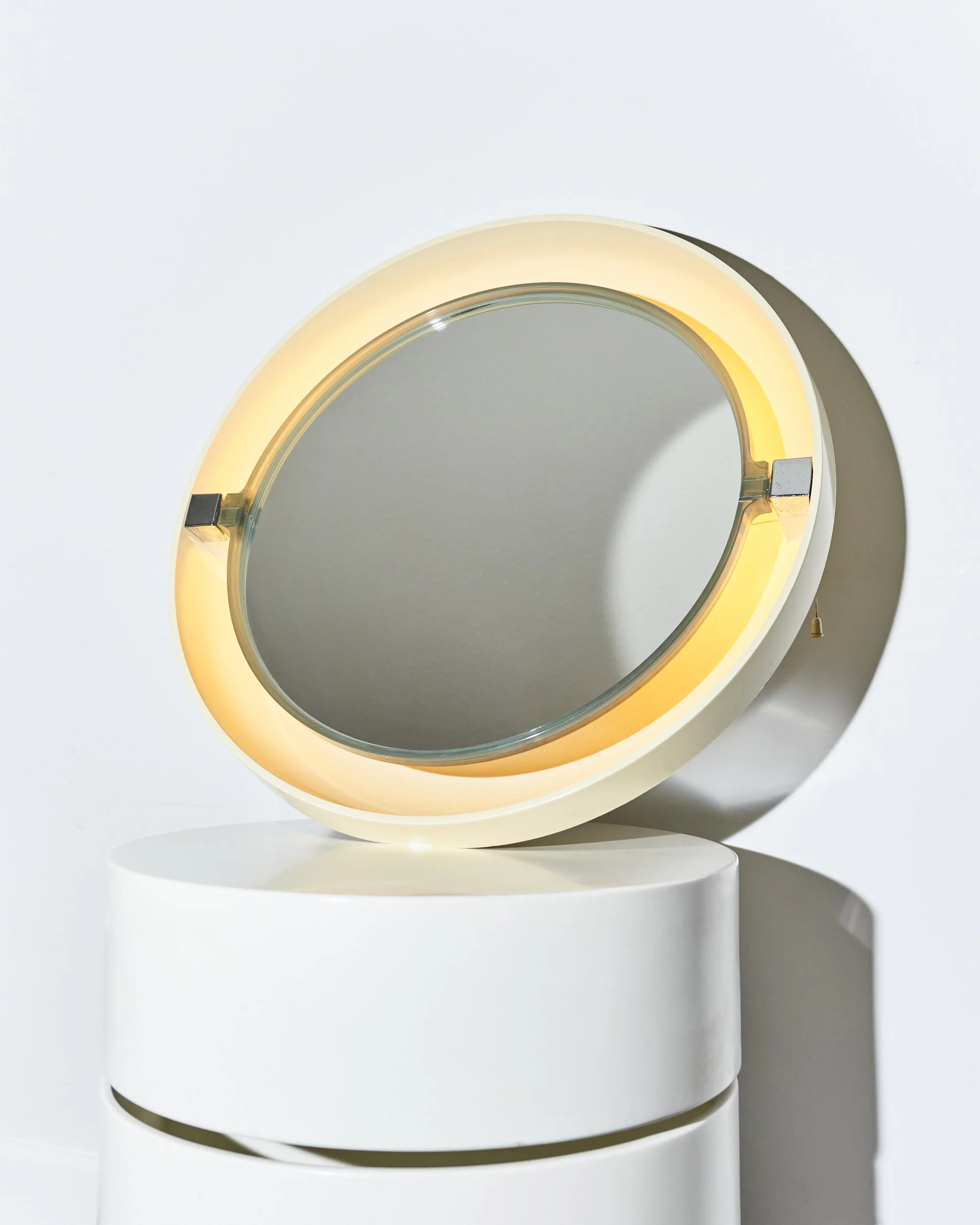 allibert.backlit.pivoting.wall.mirror.backlit.1970.space.age 1.jpg