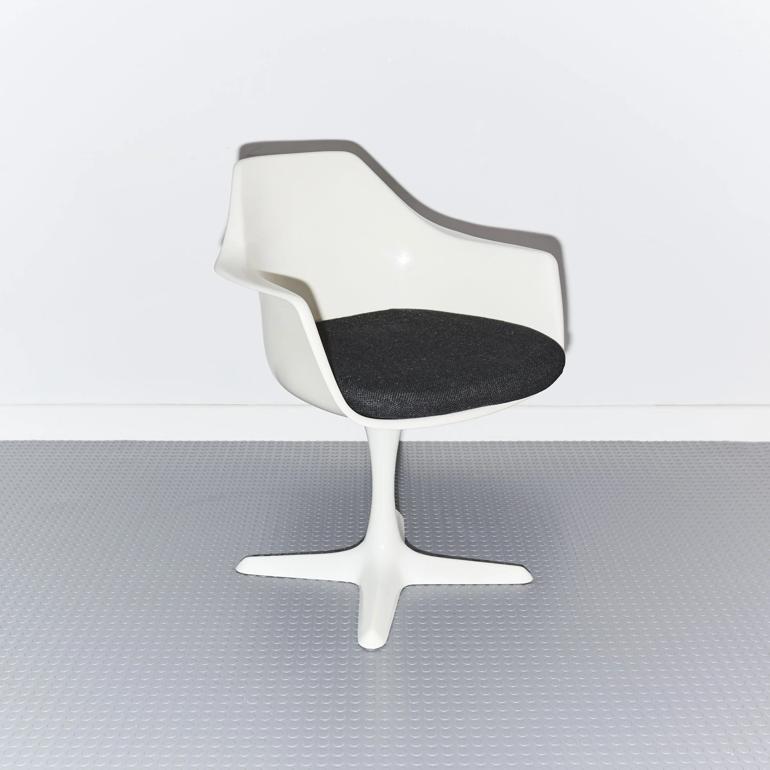 arkana.tulip.chairs.dining.table.maurice.burke.space.age.1960 6.jpg