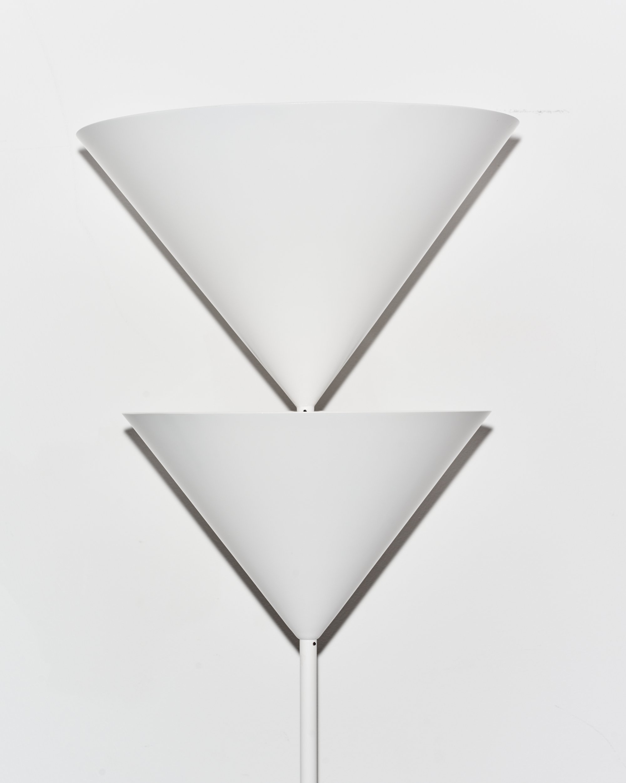 vico.magistretti.pascal.floor.lamp.white.original.mid.century.modernist.minimalist 3.jpg