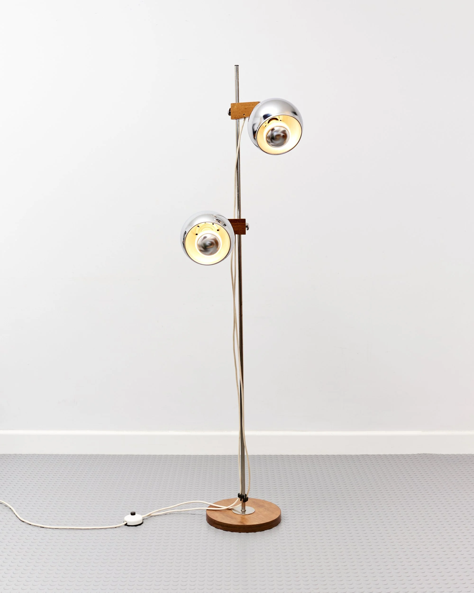 space.age.eye.ball.sphere.floor.lamp.teak.chrome.temde.switzerland.1960.1970.jpg