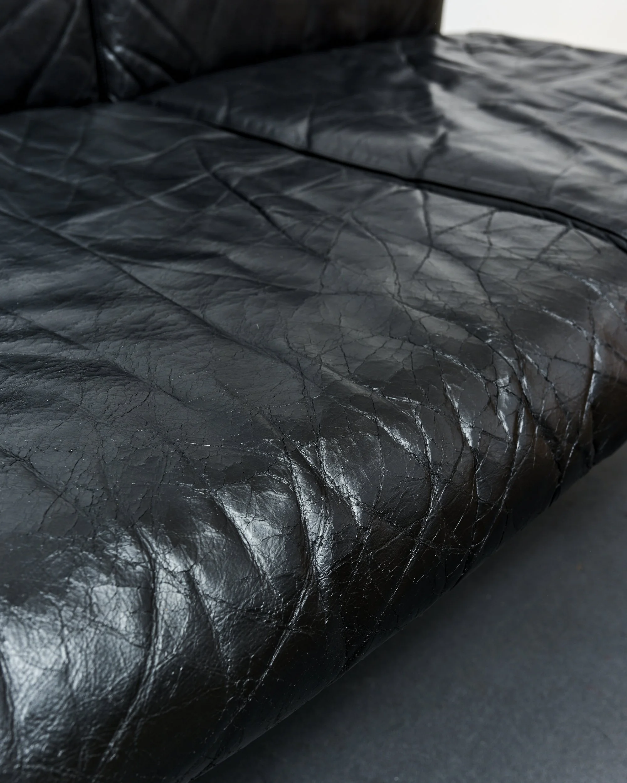 rodney.kinsman.omk.tubular.chrome.leather.sofa.1970 10.jpg