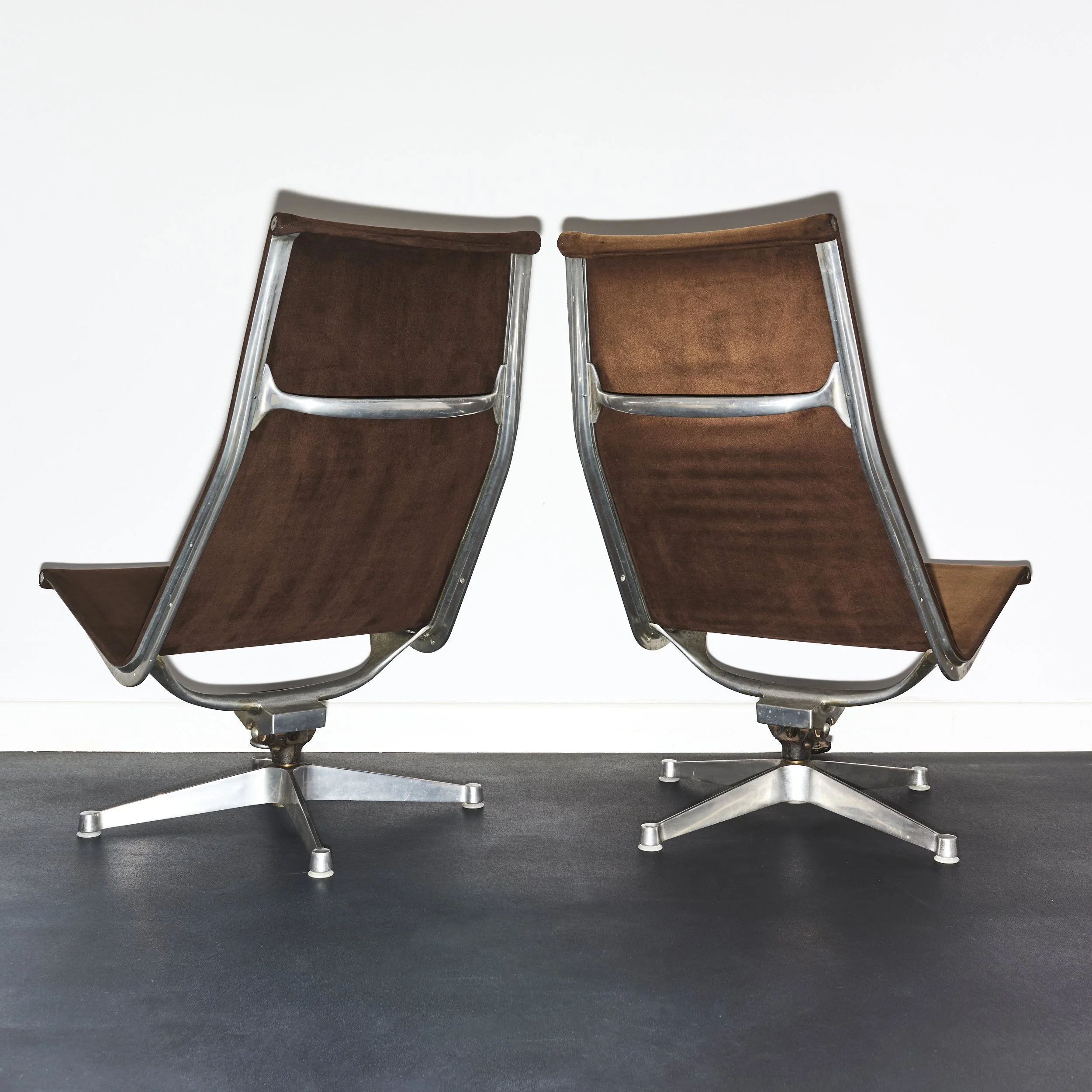 charles.ray.eames.no.684.reclining.chair.indoor.outdoor.herman.miller.1958 23.jpg