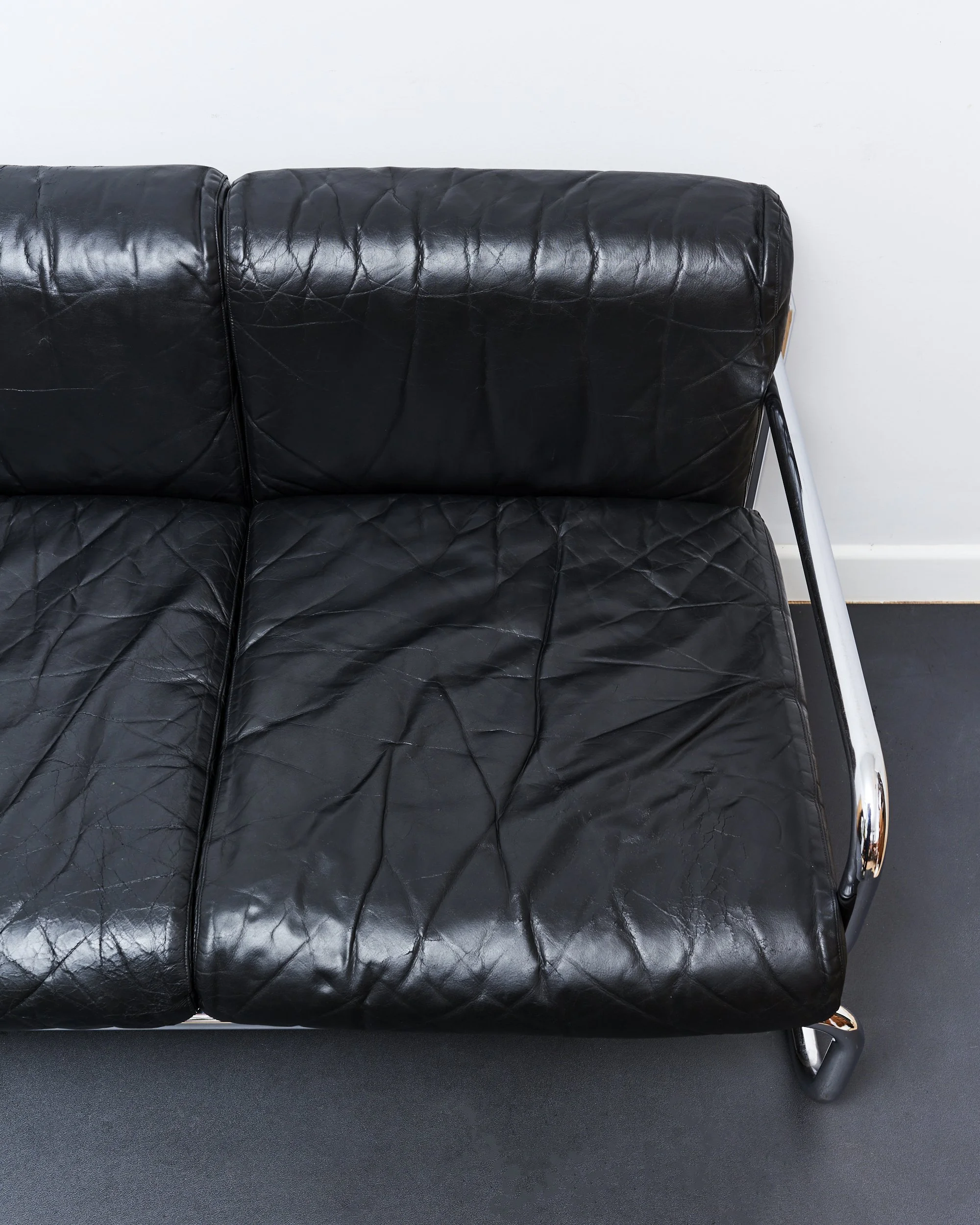 rodney.kinsman.omk.tubular.chrome.leather.sofa.1970 7.jpg