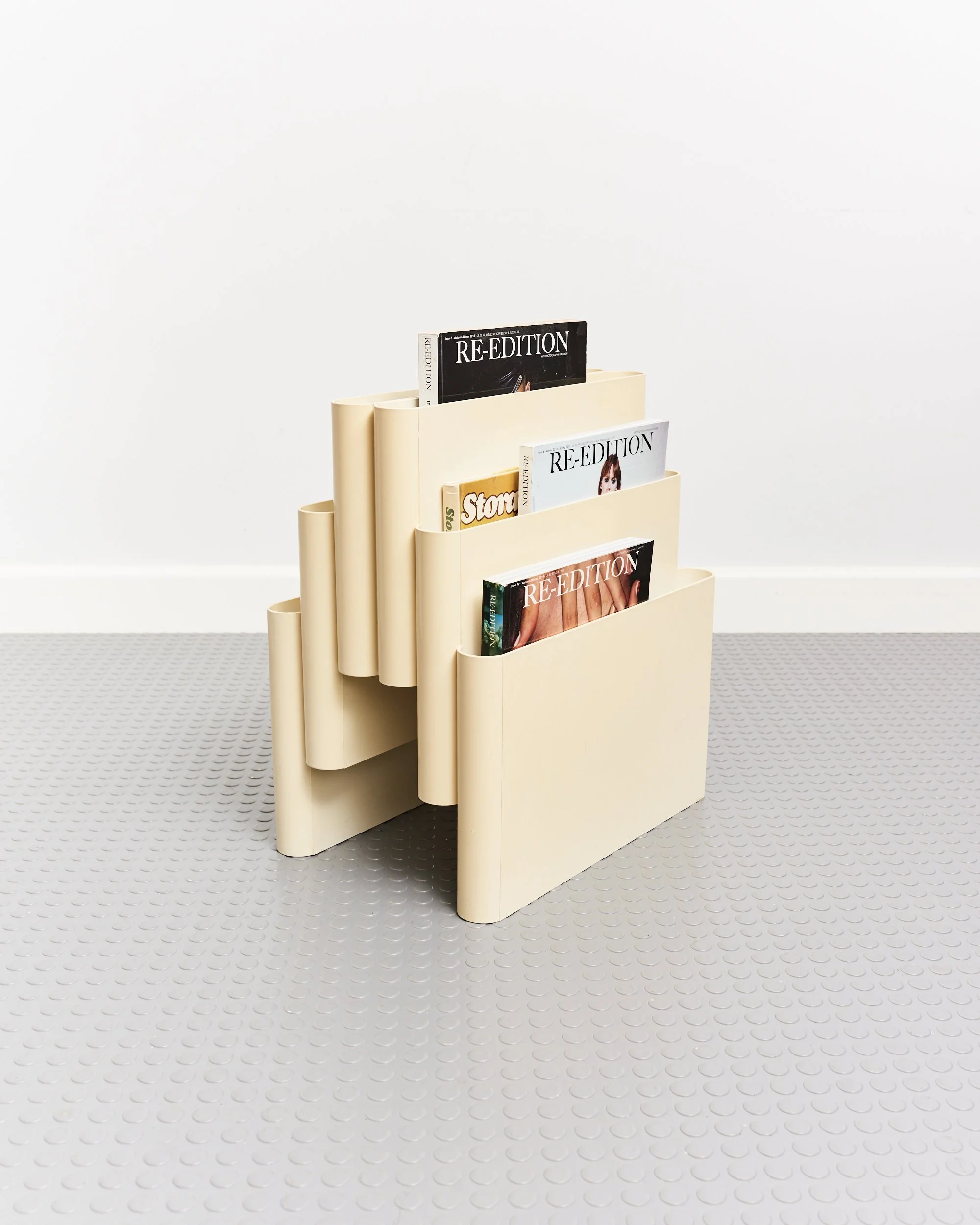 giotto.stoppino.magazine.rack.model4675.white.kartell.1960 7.jpg