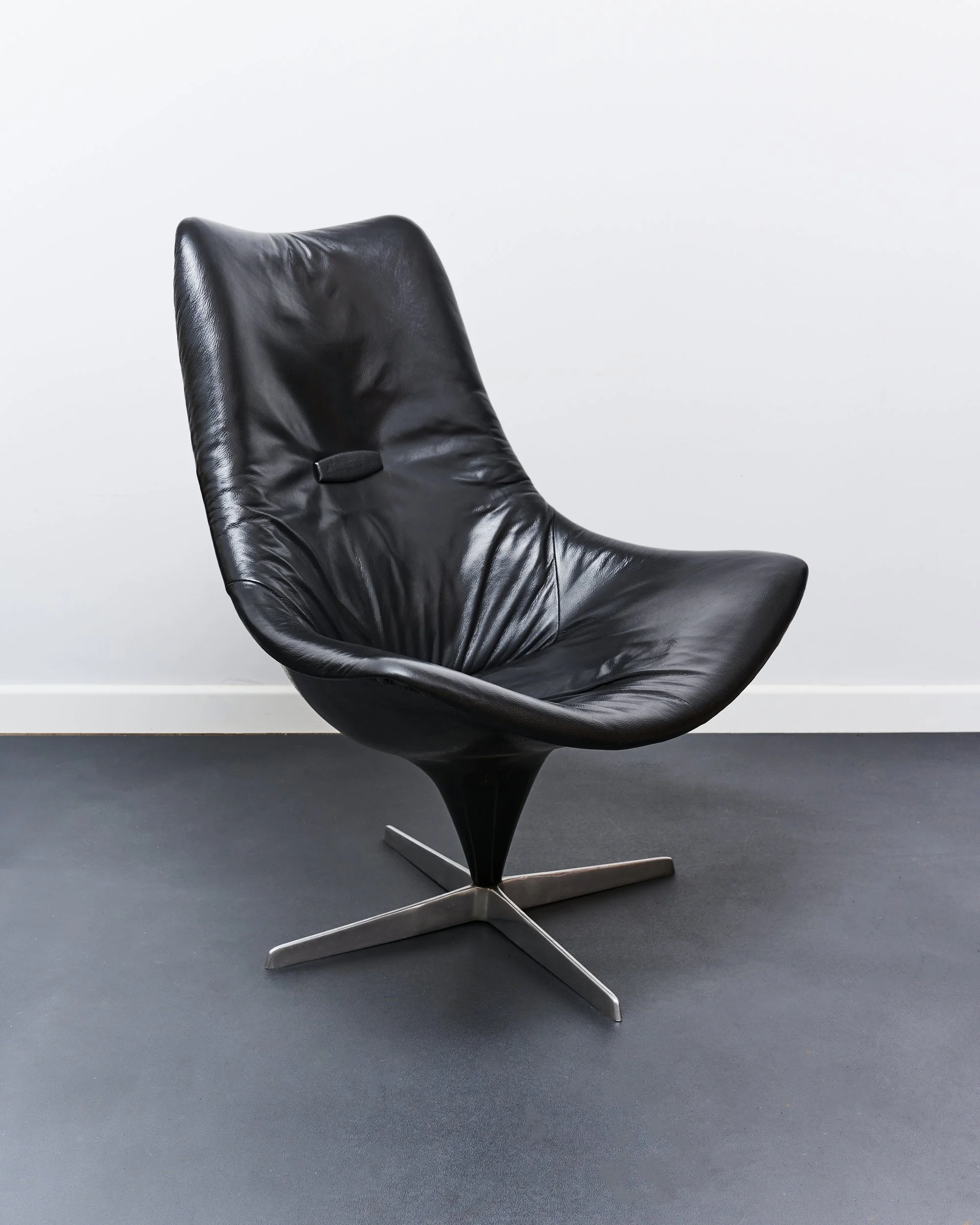lurashell.leather.swivel.chair.diamond.shape.c.1970 2.jpg