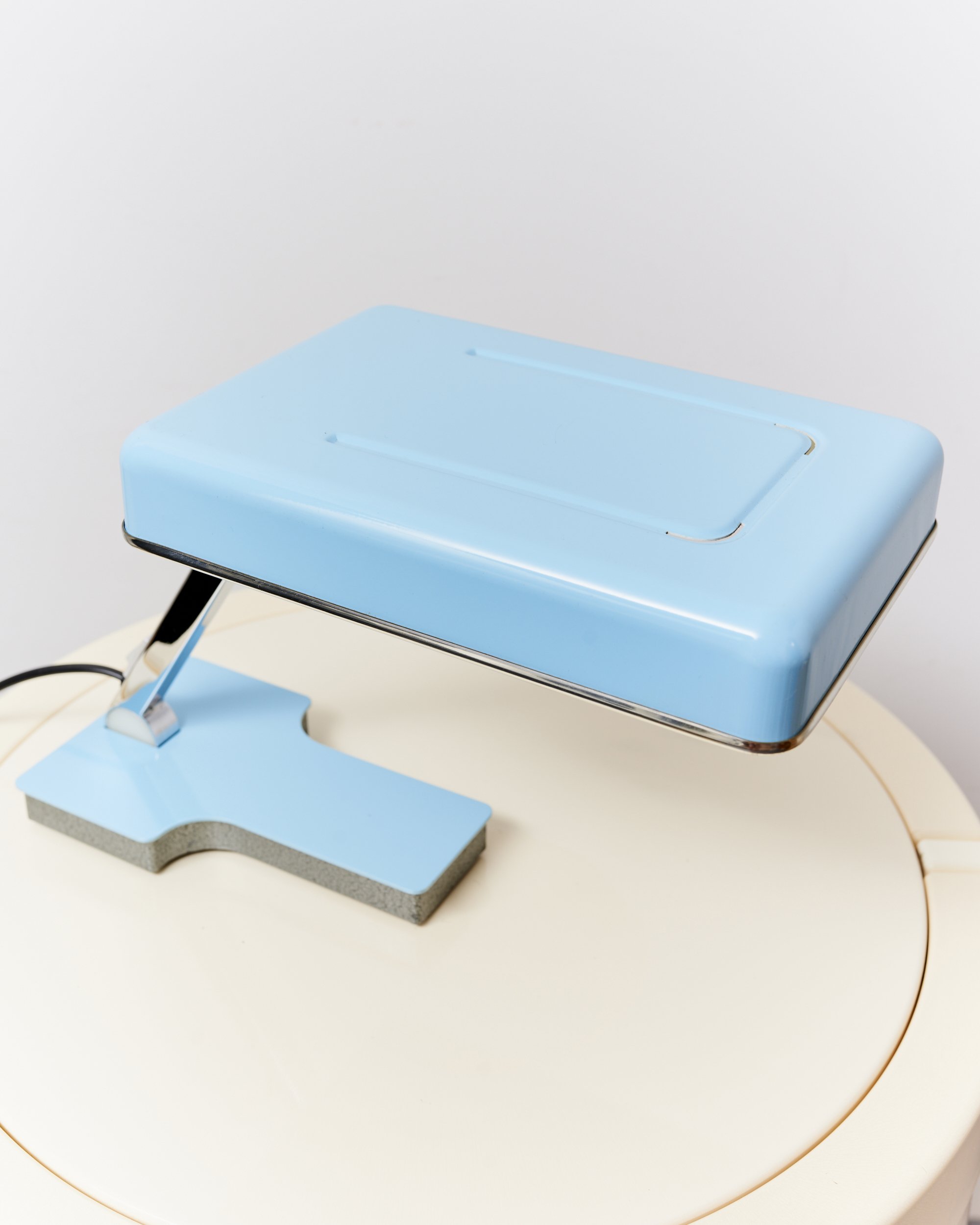 vintage.mini.fase.table.lamp.blue.thomas.diaz.1969 2.jpg