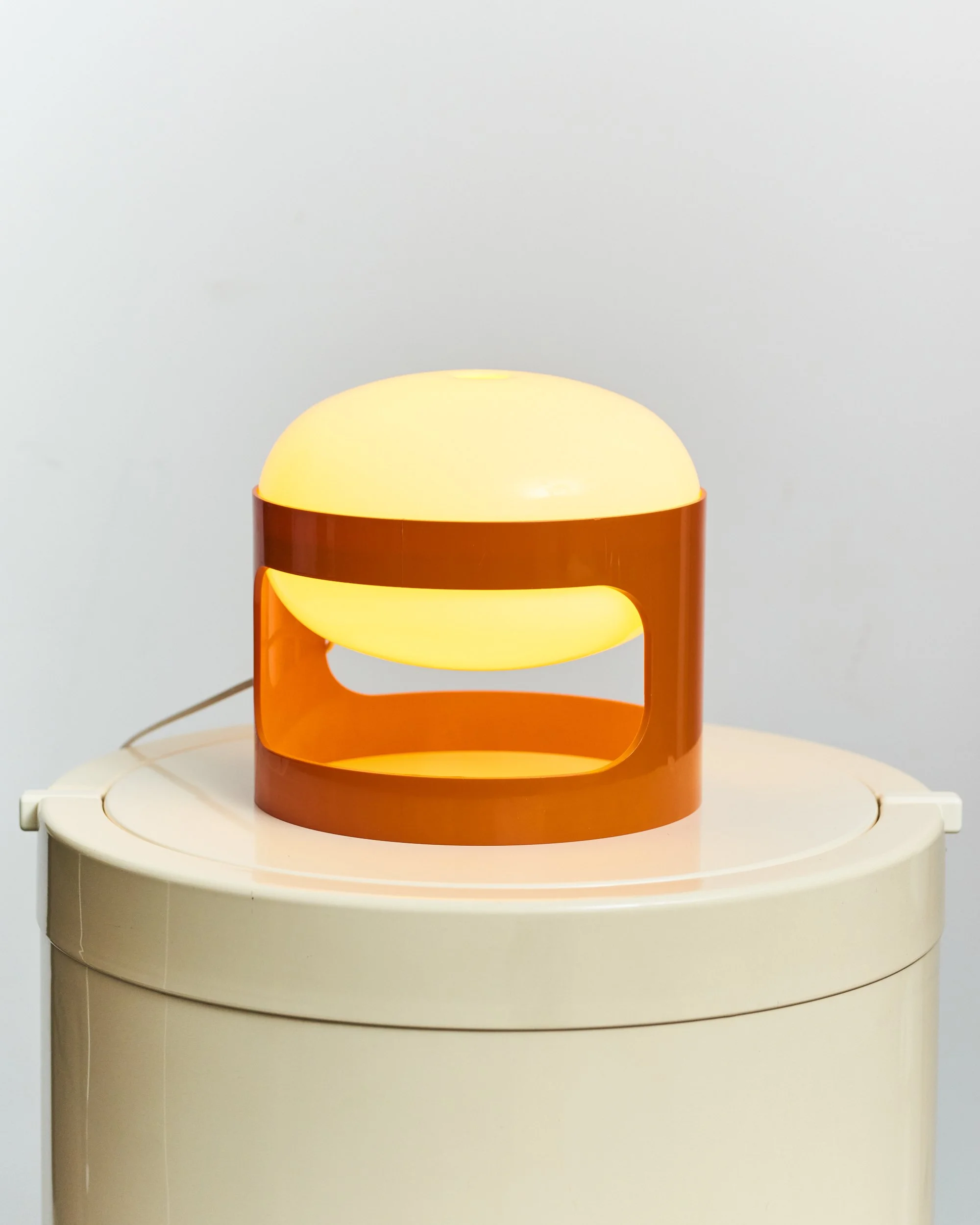 joe.colombo.kd27.kd28.table.lamp.orange.husqvarna.kartell.1970.jpg