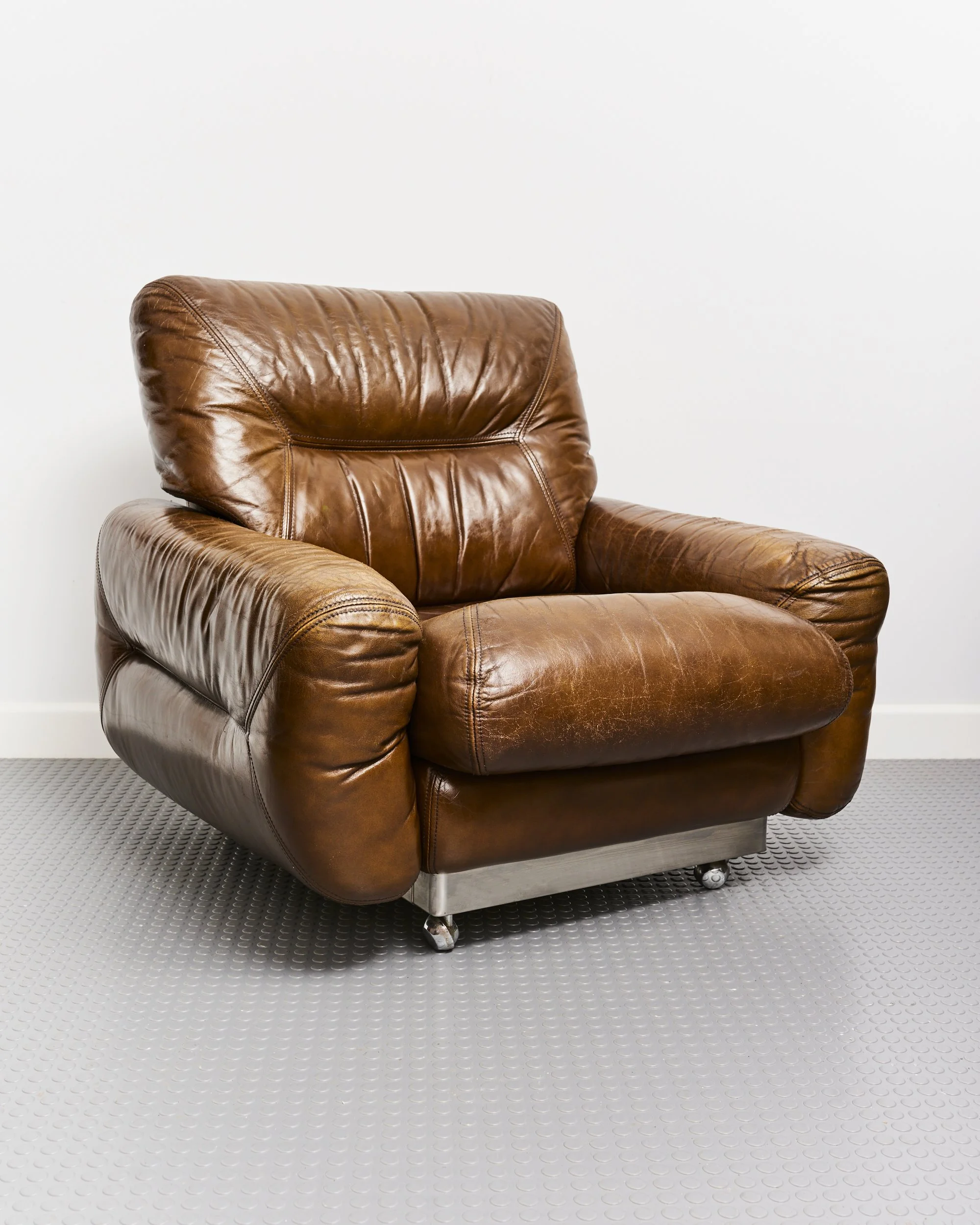 jacques.charpentier.roche.bobois.leather.armchair.1970 8.jpg