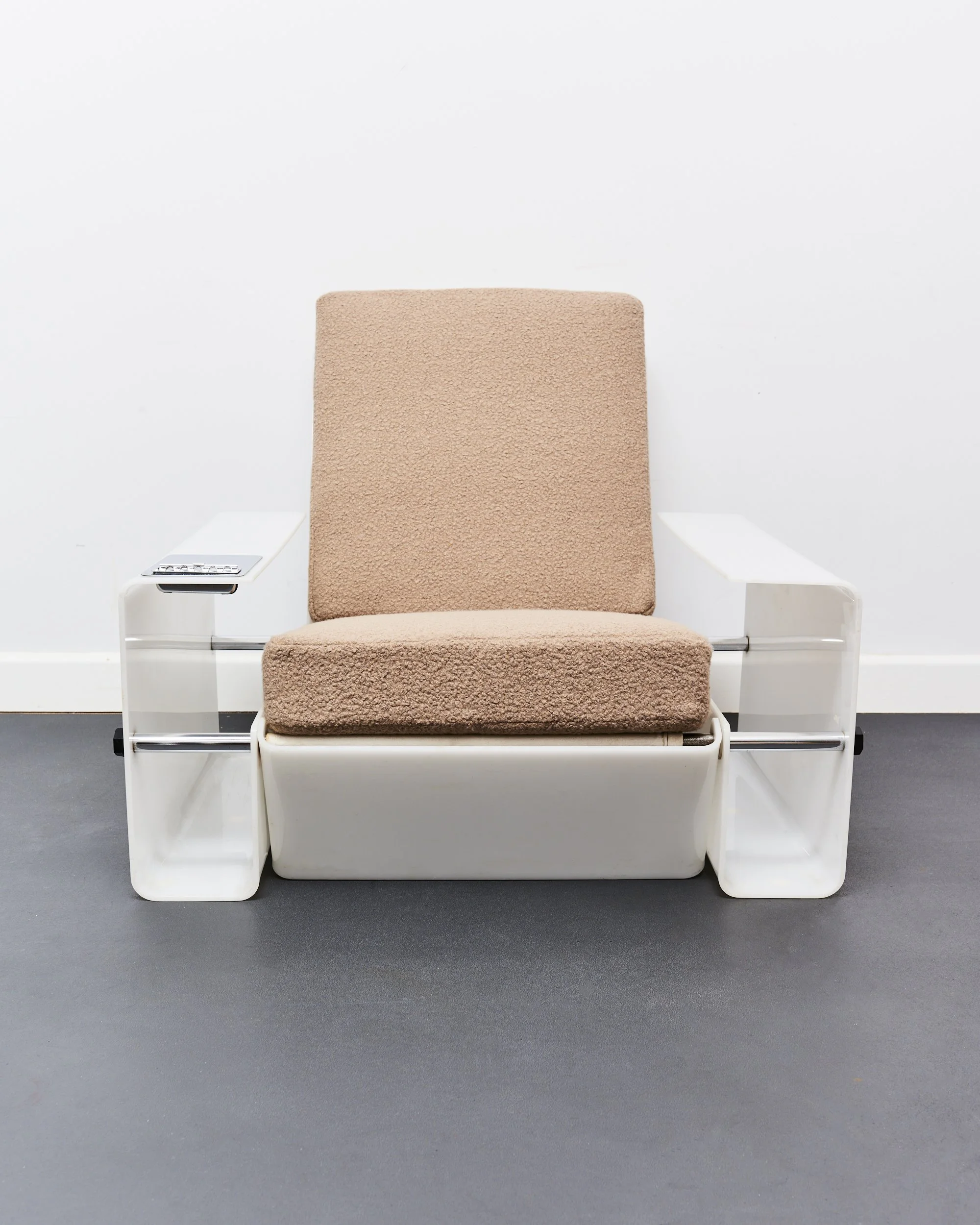 peter.banks.david.heeley.lounge.chair.1960.space.age 3.jpg