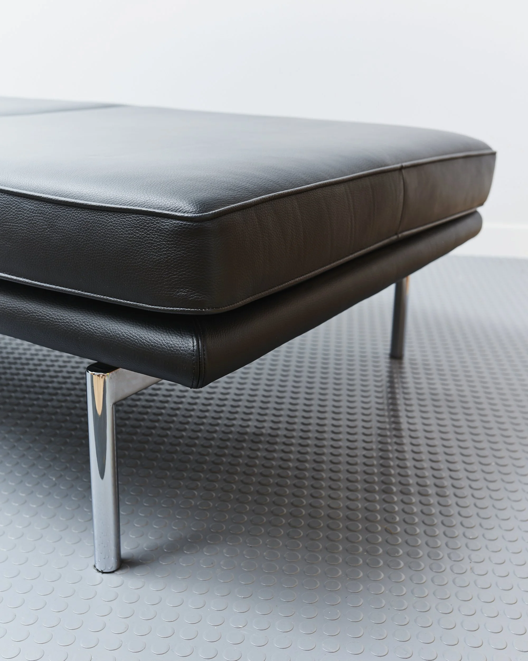 walter.knoll.eoos.living.platform.daybed.bergmann.bohmann.gründl.1990 2.jpg
