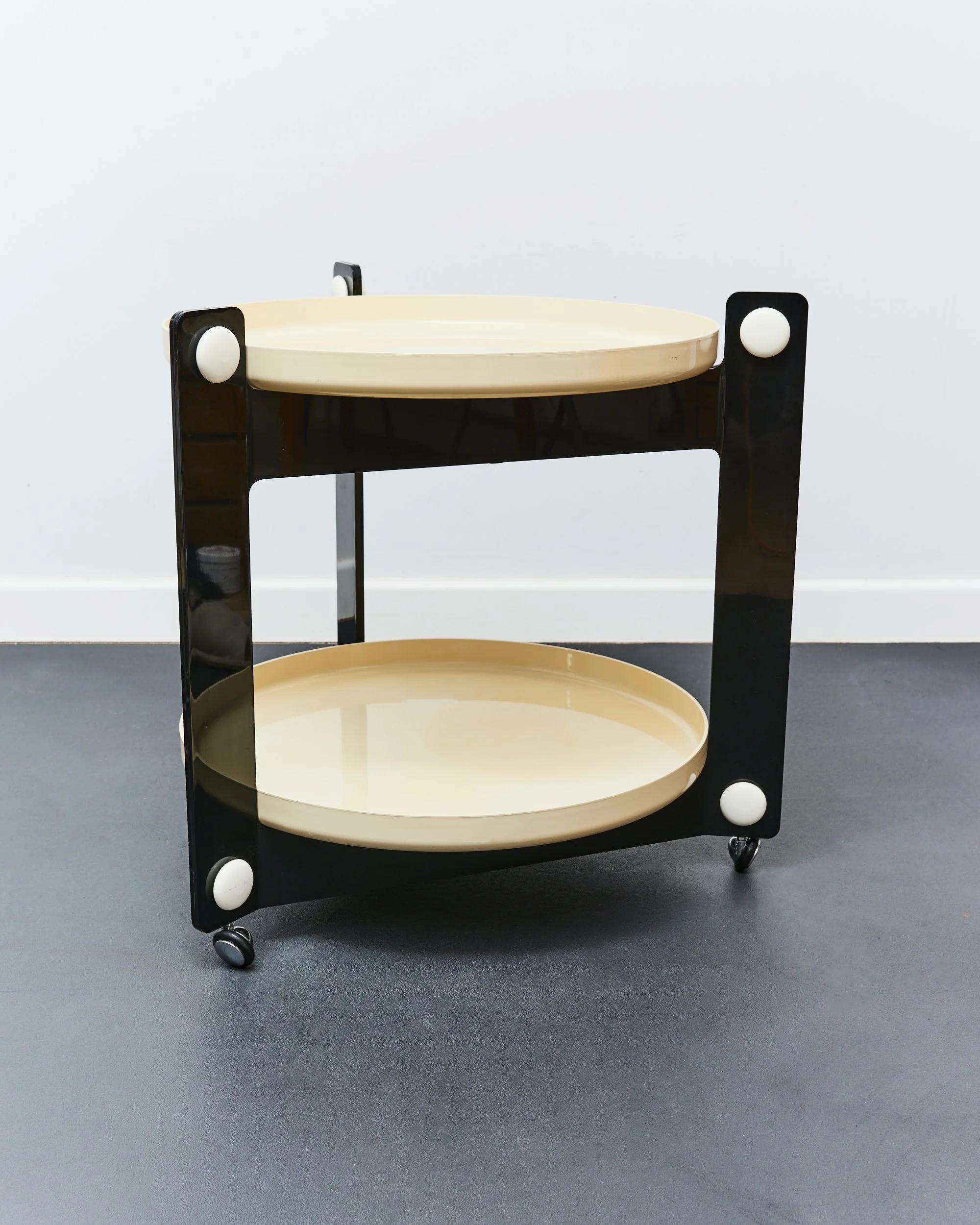 luigi.massoni.guzzini.bar.trolley.space.age.1970.two.tier 1.jpg