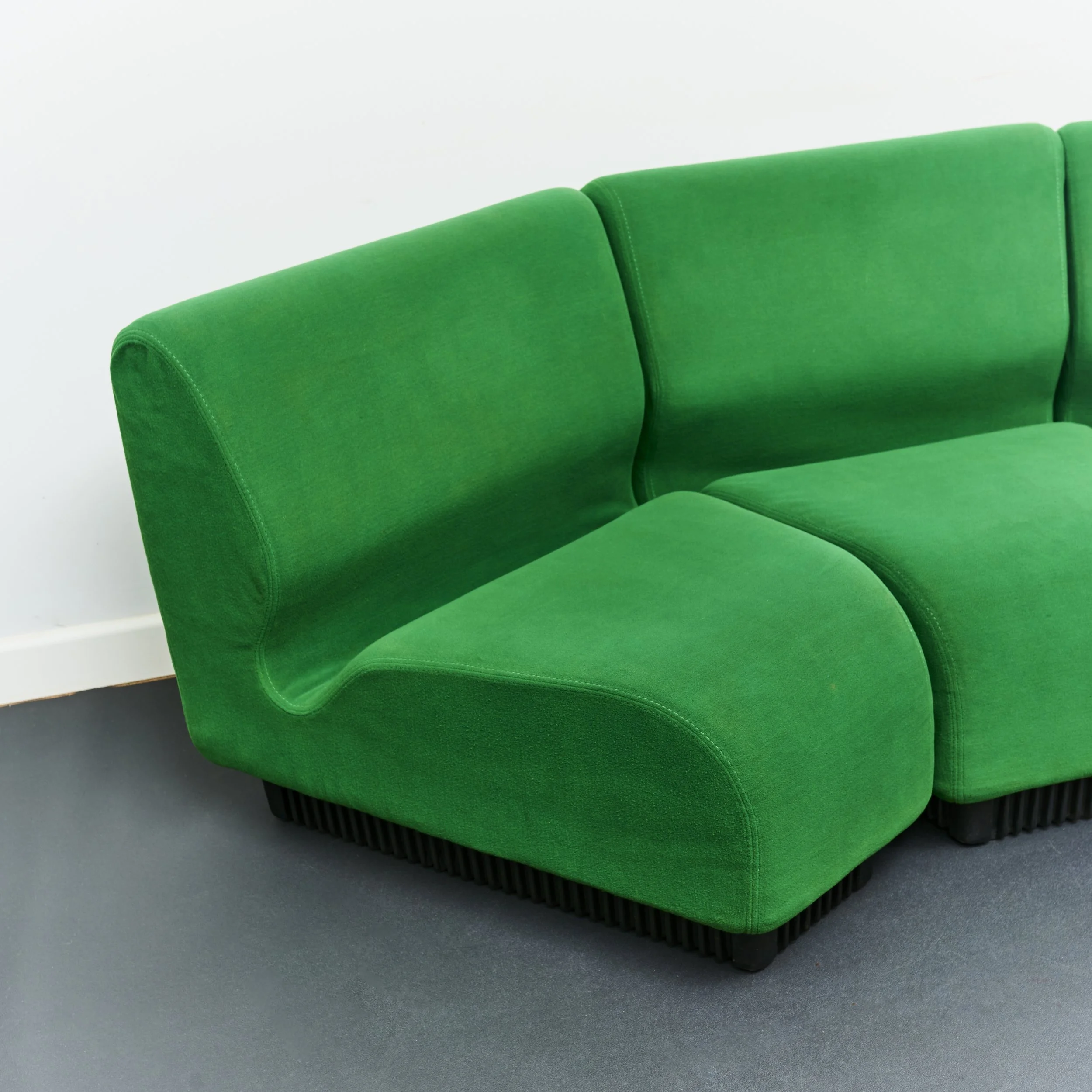 modular.sofa.lounge.chairs.don.chadwick.herman.miller.green.1980 2.jpg