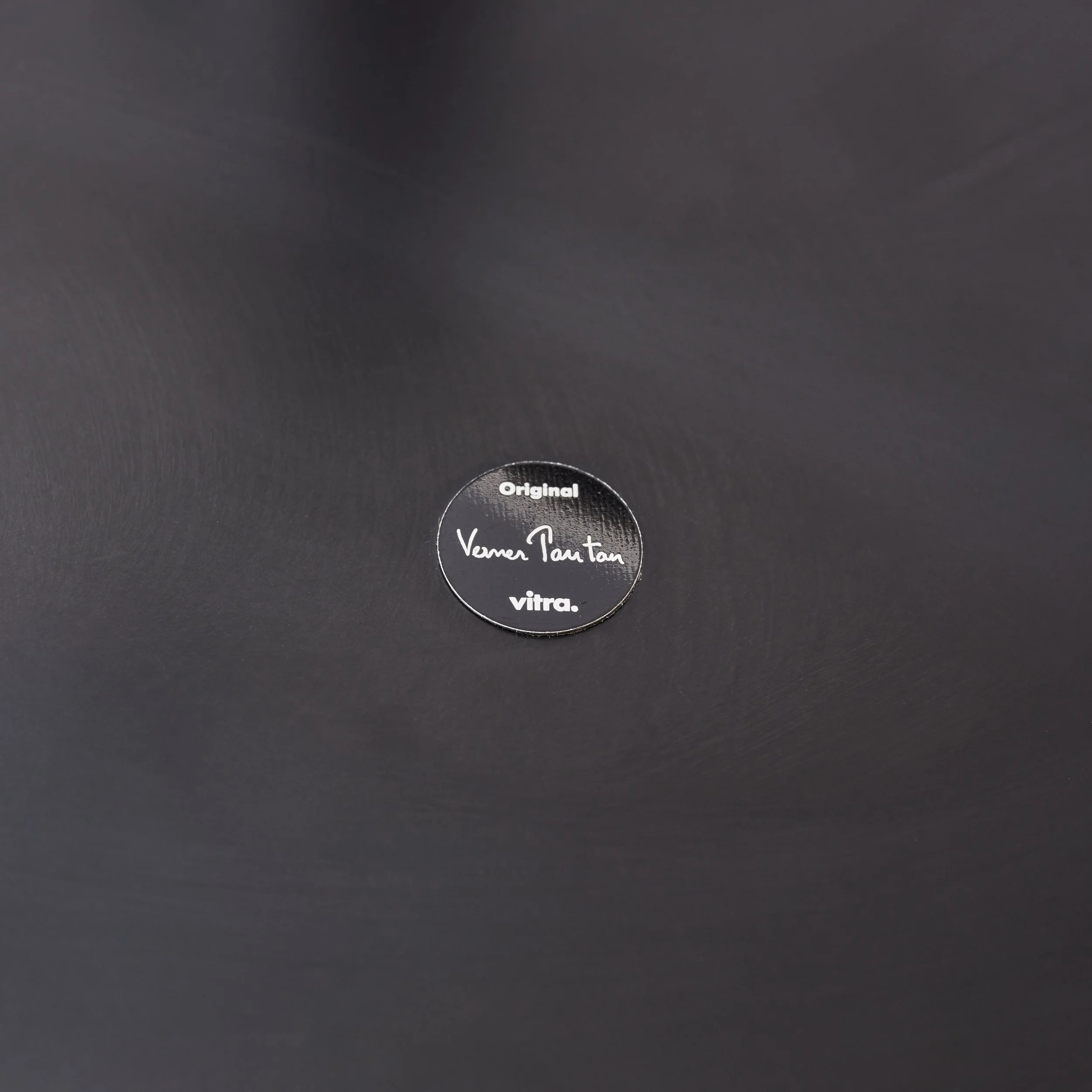 verner.panton.cone.coffee.table.black.vitra.2000 3.jpg