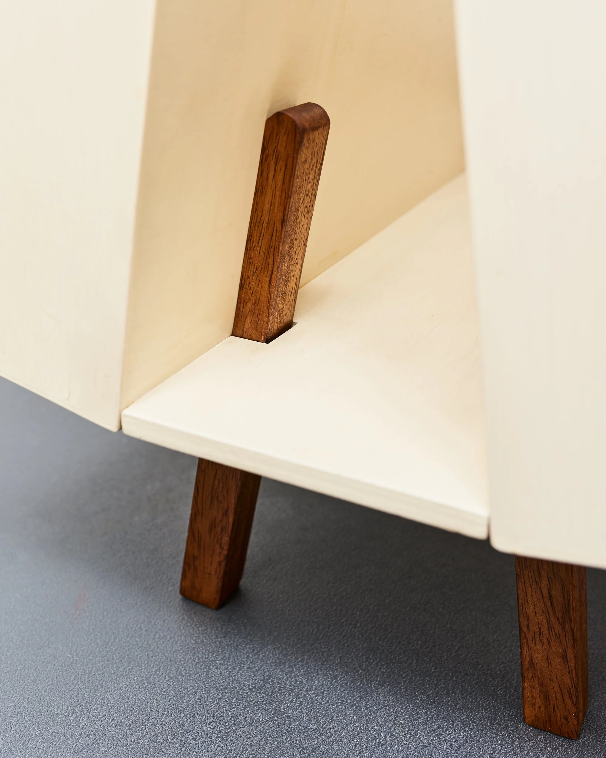 penguin.donkey.isokon.mk2.bookcase.ernest.race.1960 8.jpg