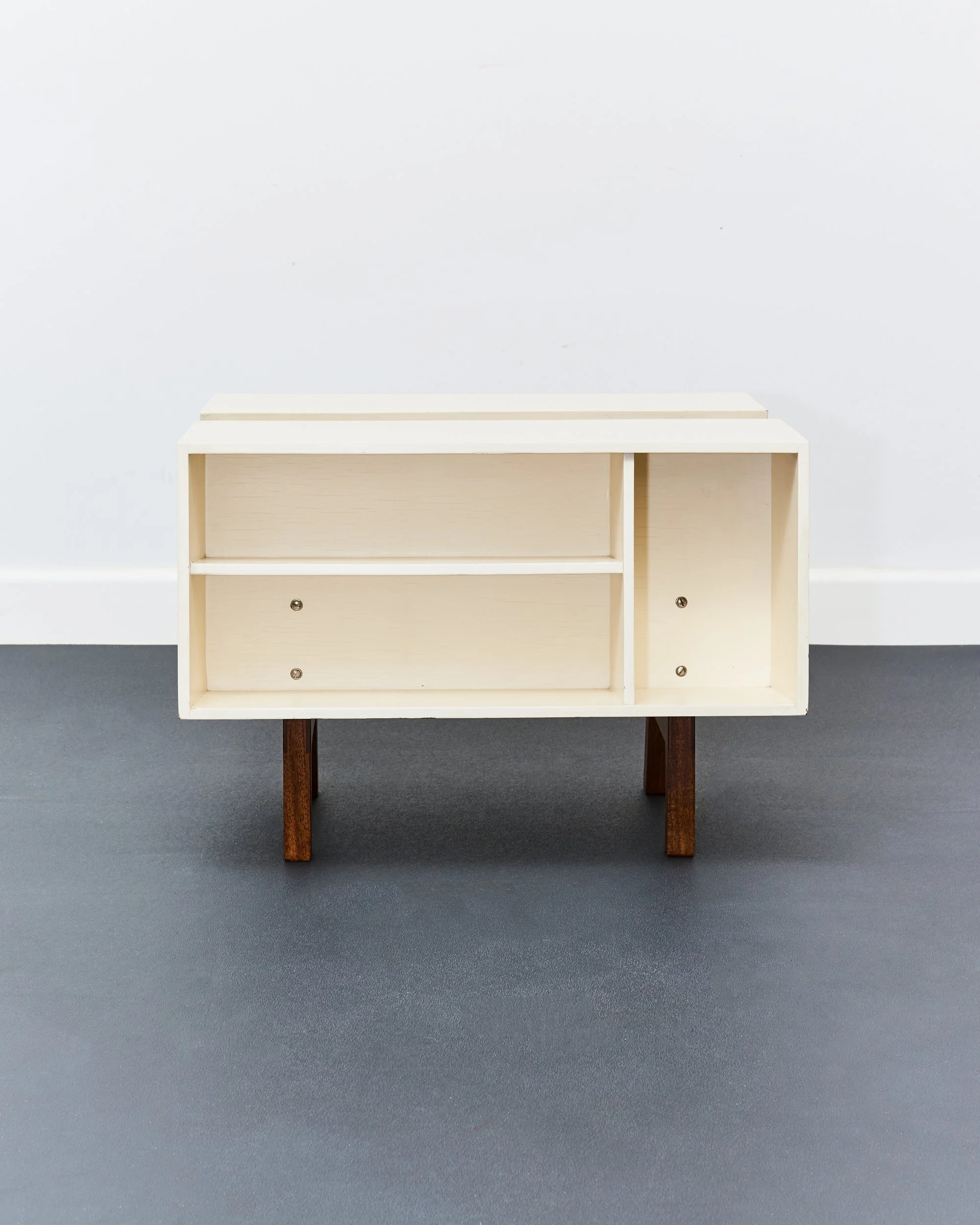 penguin.donkey.isokon.mk2.bookcase.ernest.race.1960 9.jpg